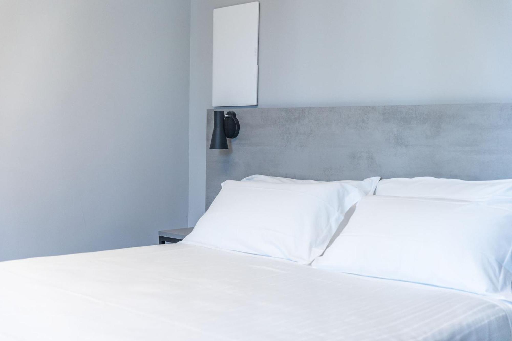 Standard Double Room - Photo 2