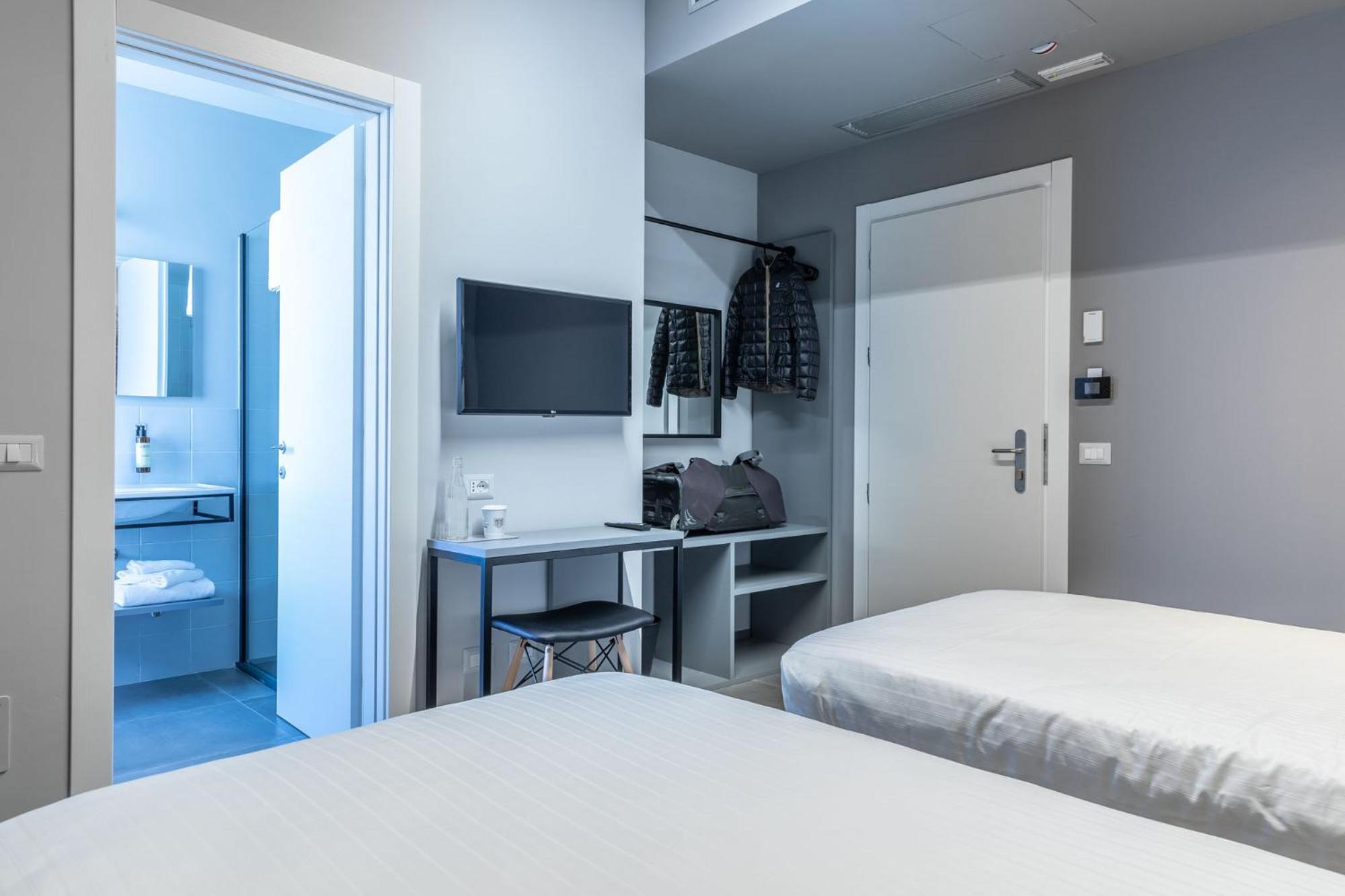 Standard Double Room - Photo 3