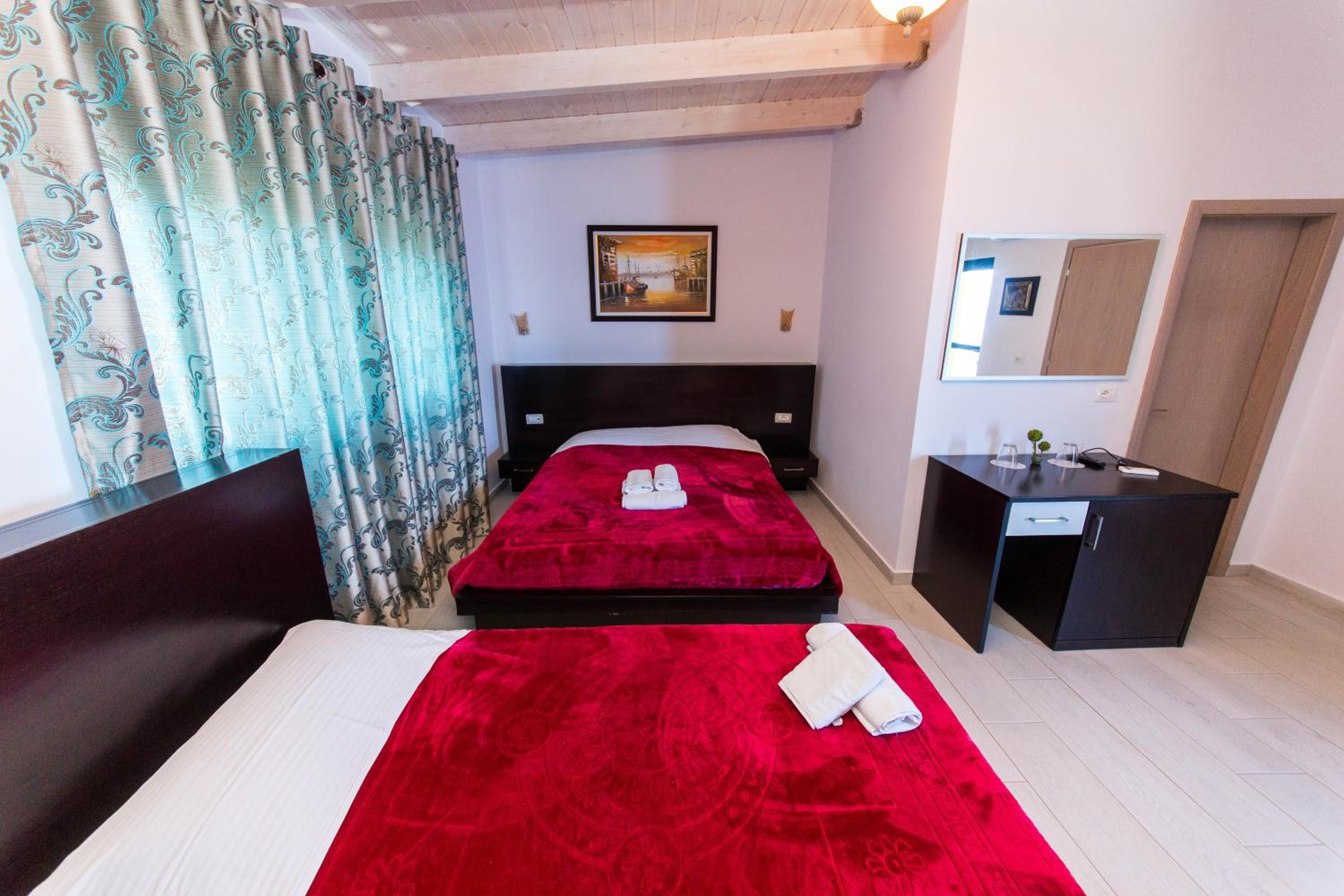 Superior Quadruple Room with Balcony and Side Sea View photo 3