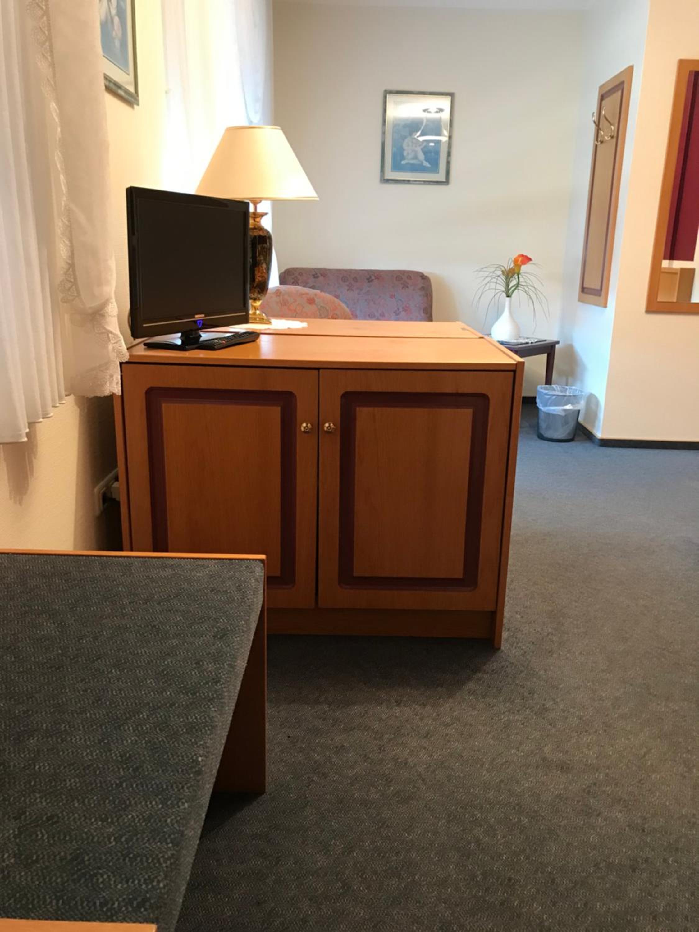 Single Room With Private Bathroom photo 3