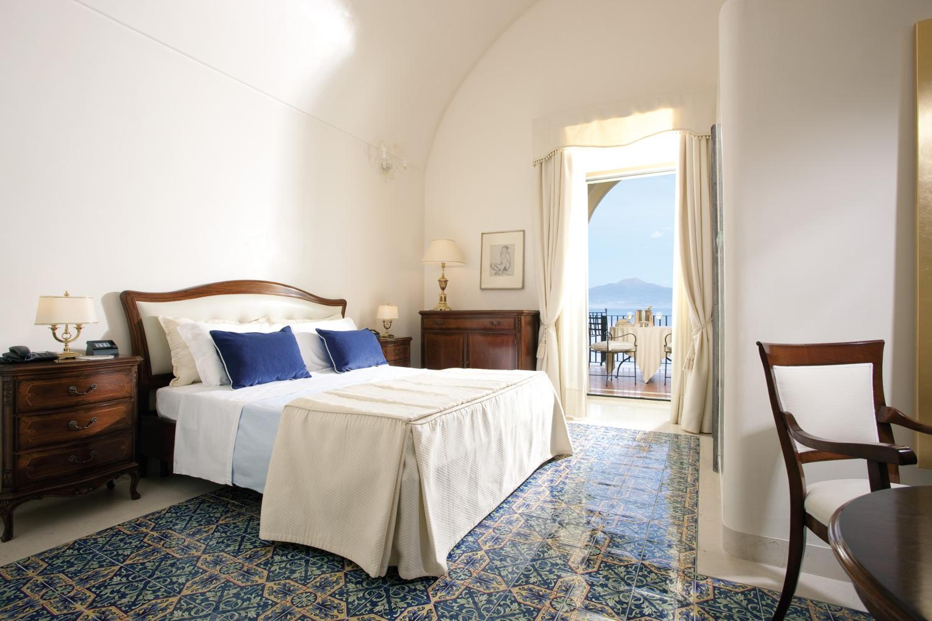 Deluxe Double Room with Sea View - Photo 8