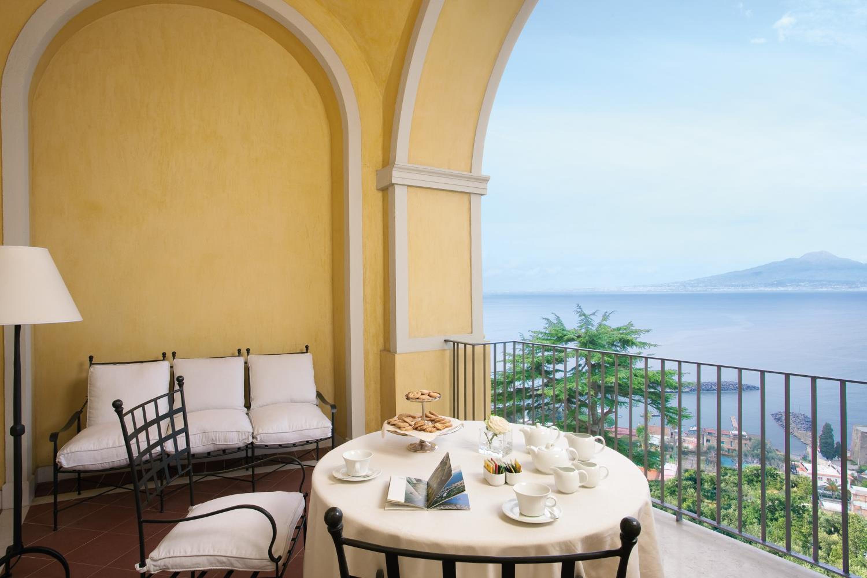Deluxe Double Room with Sea View - Photo 6