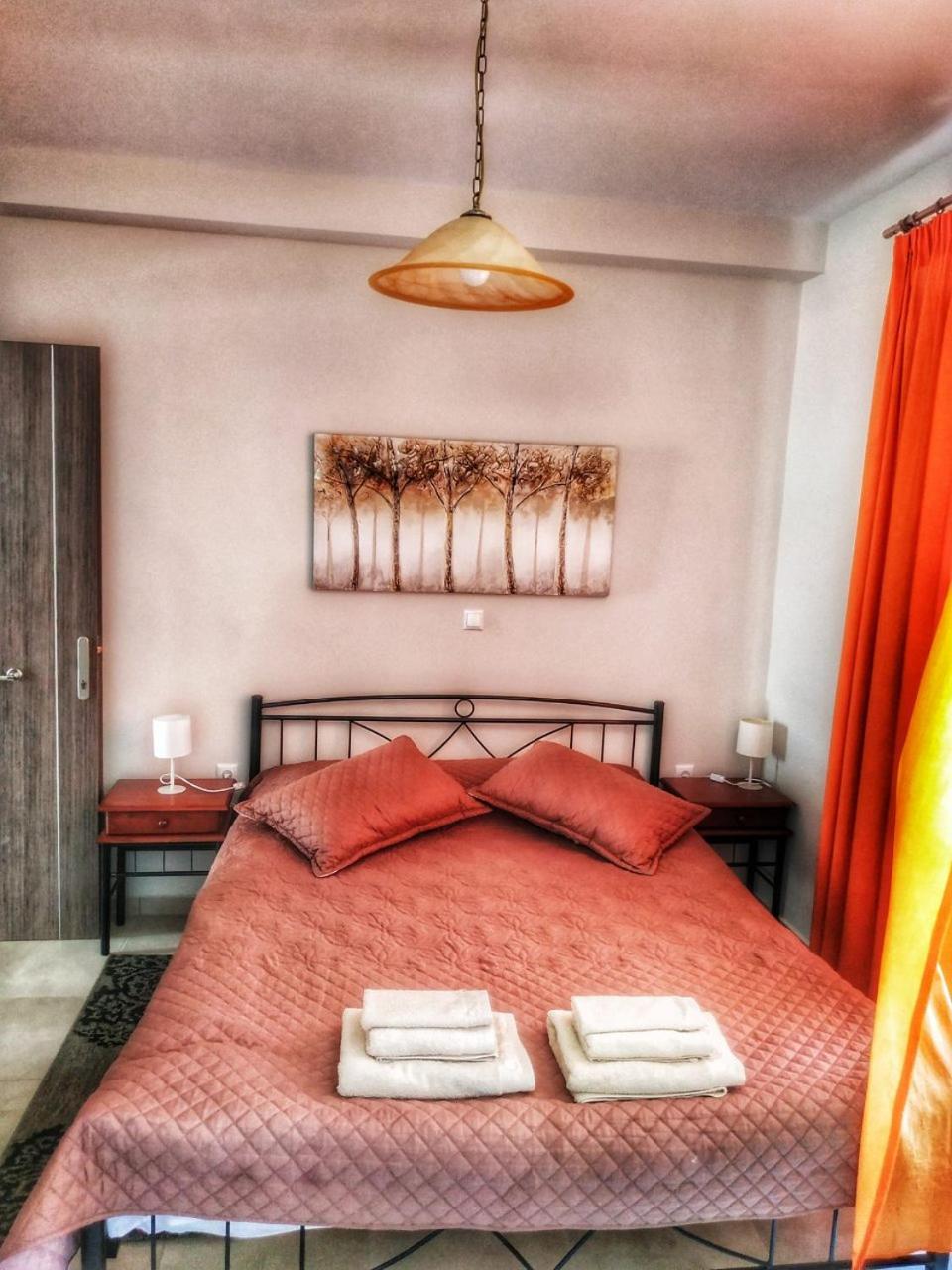 One-Bedroom Apartment - Photo 7