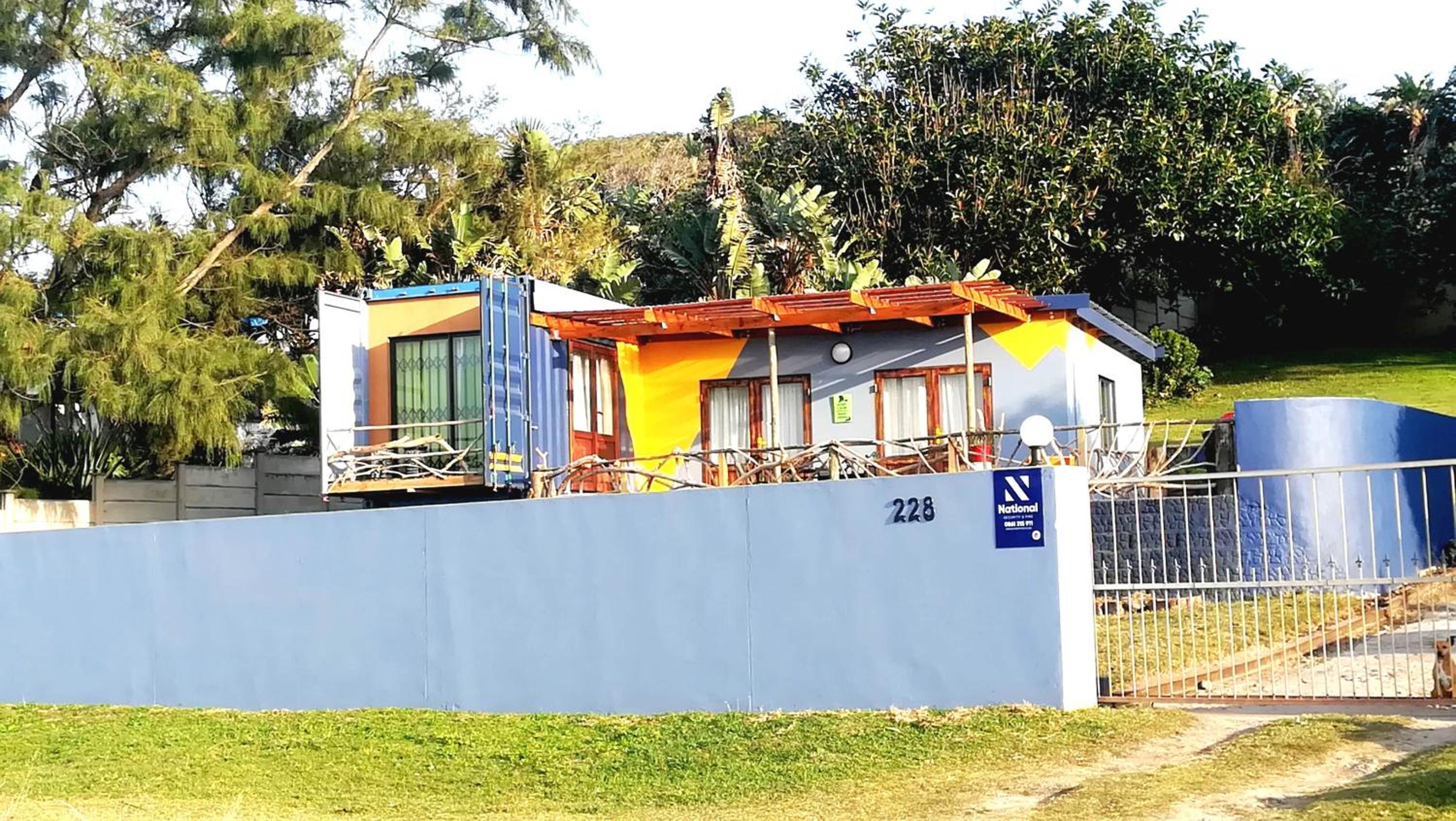 Two-Bedroom House - Photo 34
