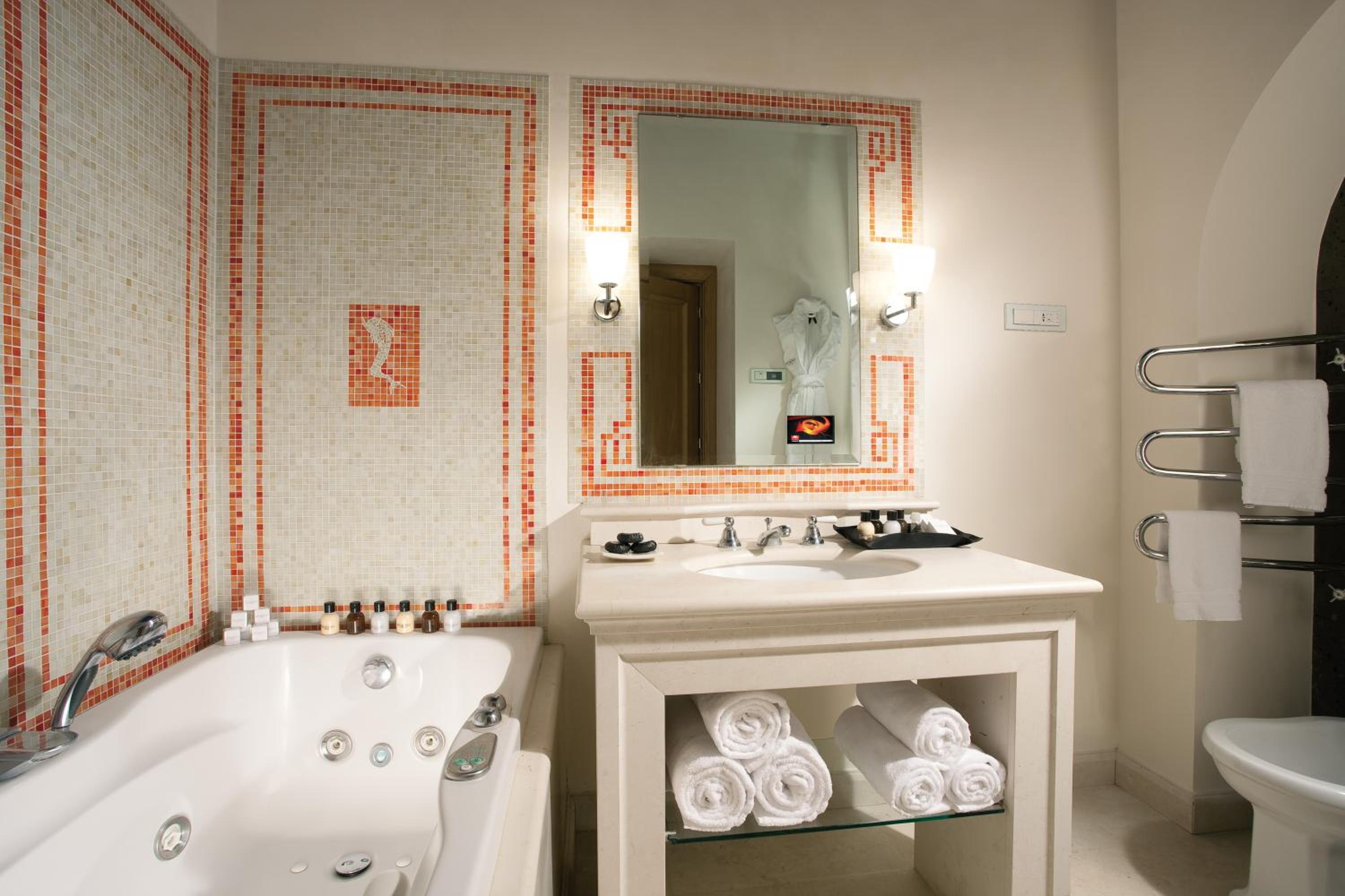 Junior Suite with Sea View - Photo 2