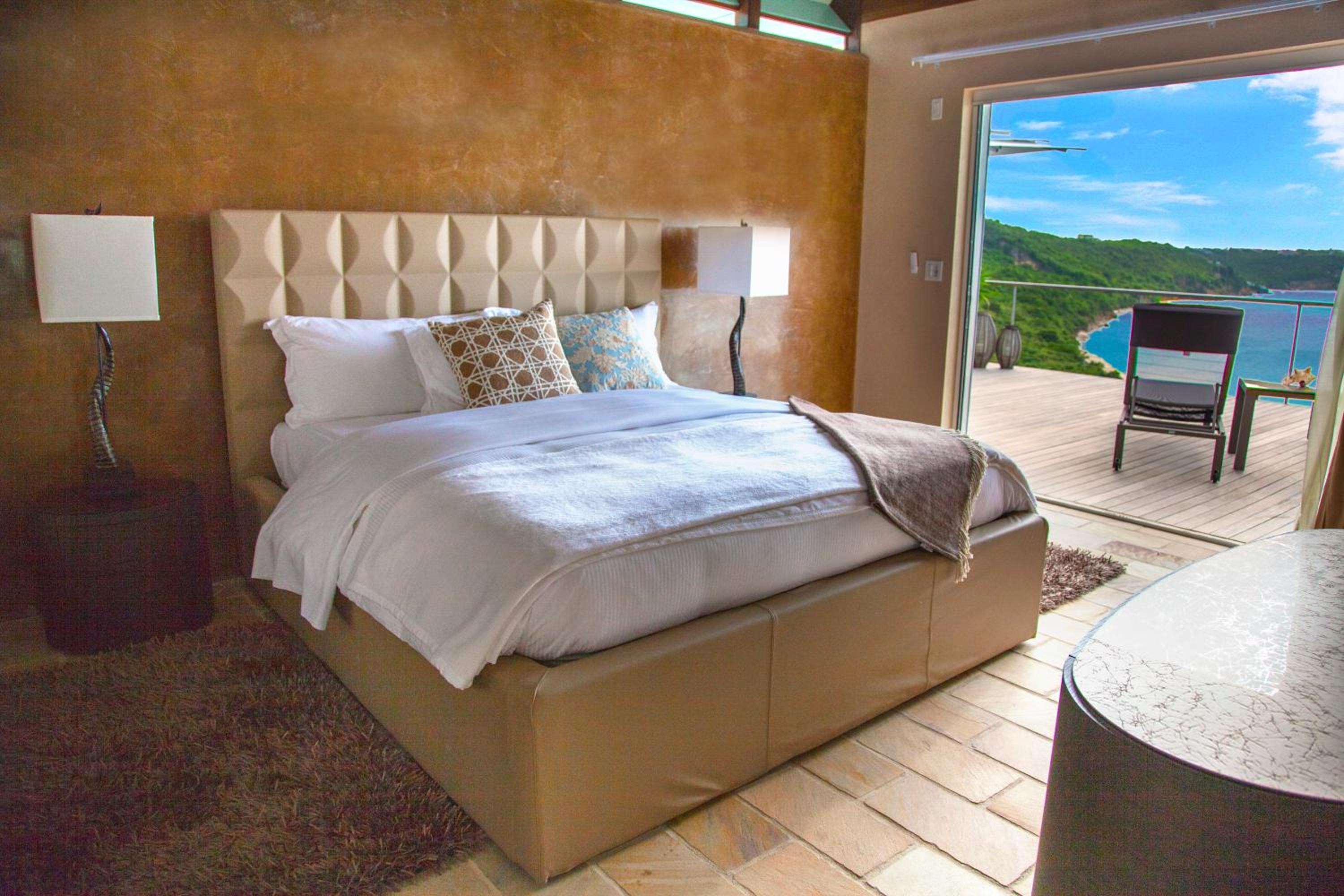 Luxury Five-Bedroom Villa with Private Pool