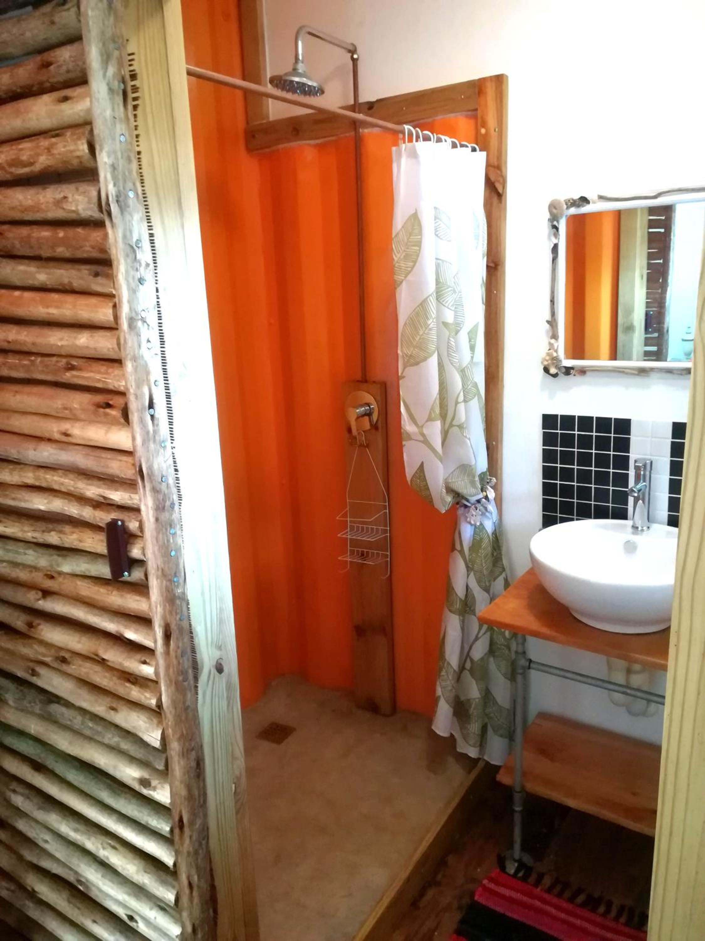 Two-Bedroom House - Photo 38