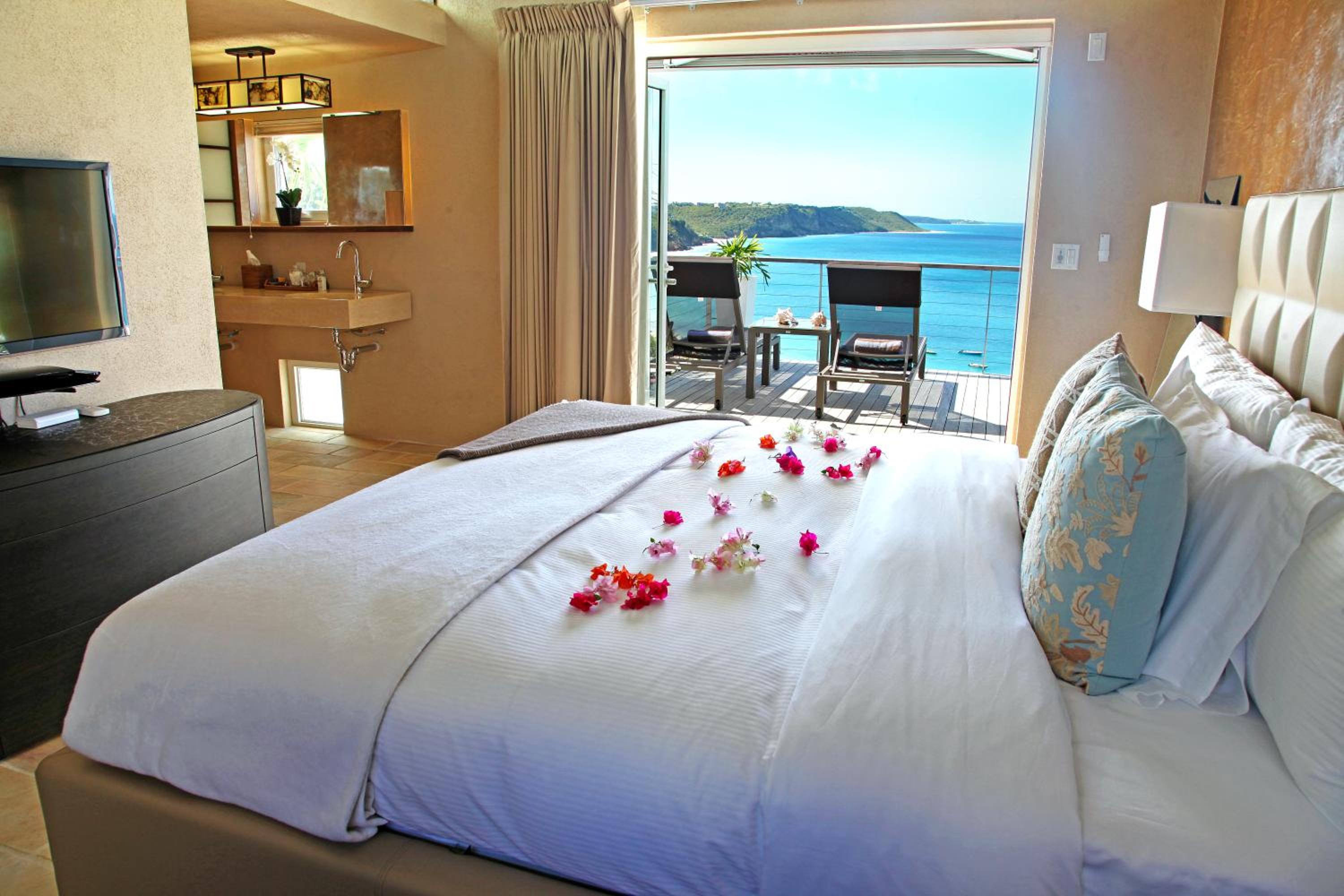Luxury Five-Bedroom Villa with Bunk Beds and Private Pool