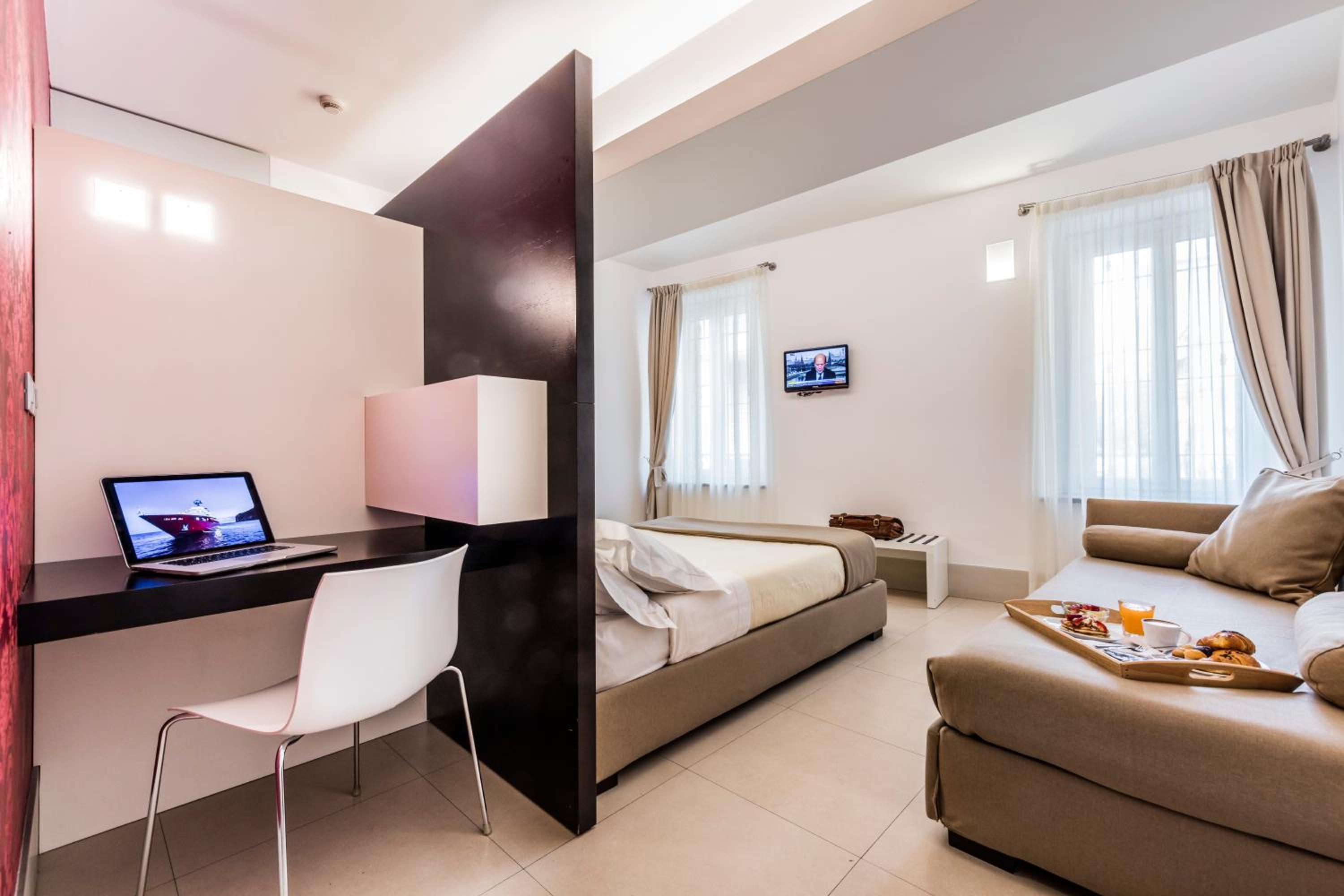 Deluxe Double Room photo 3