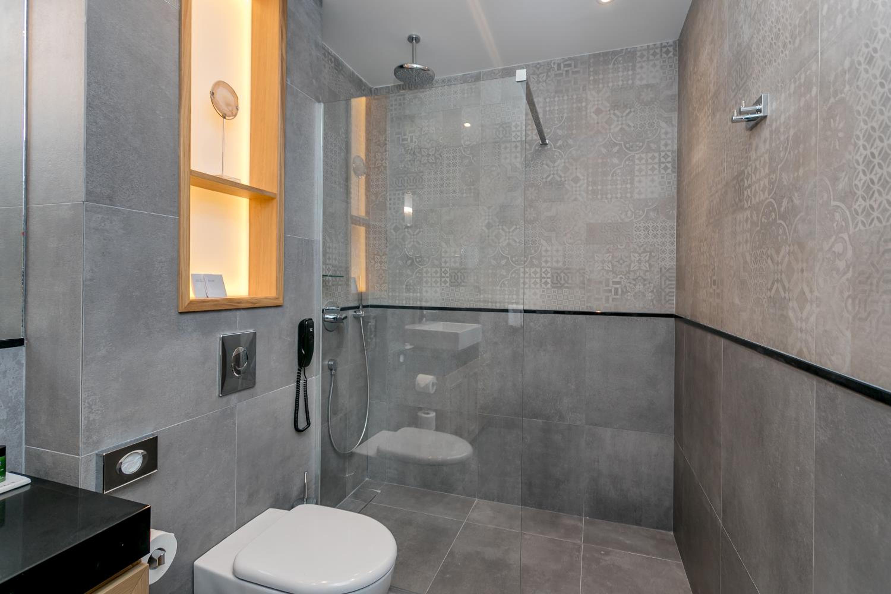 Junior Suite with Side Sea View - Photo 8