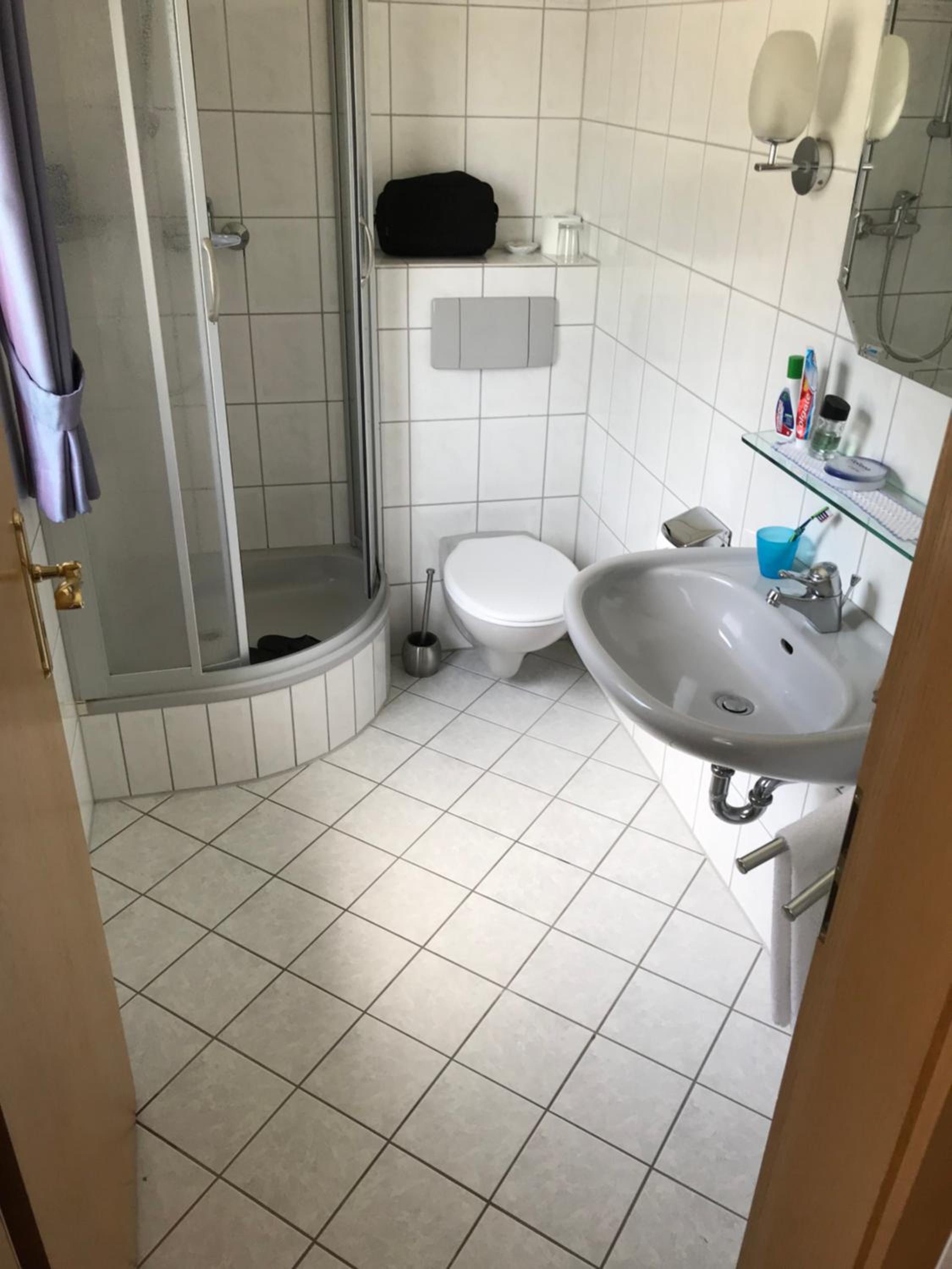 Single Room With Private Bathroom photo 3