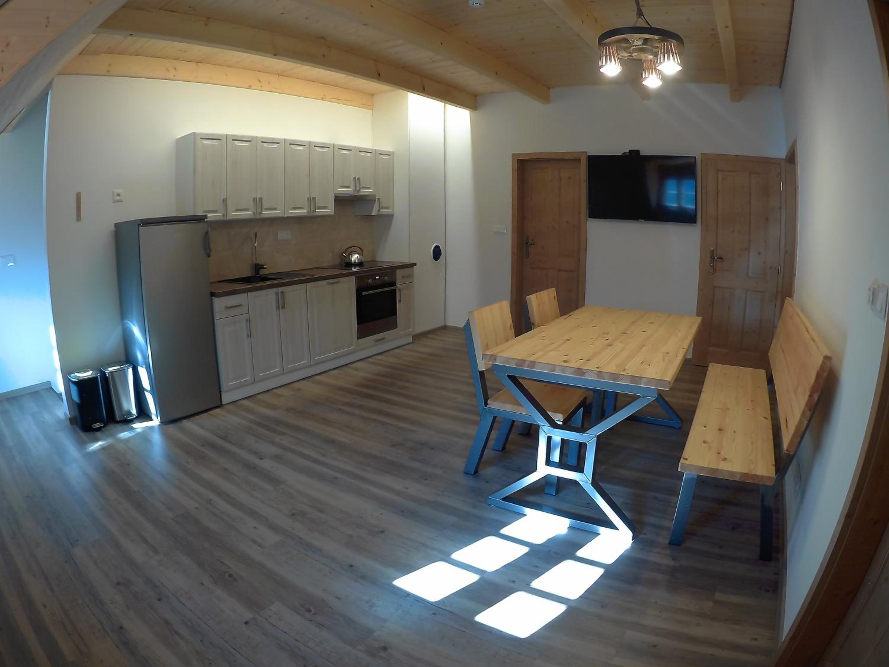 Apartment photo 2