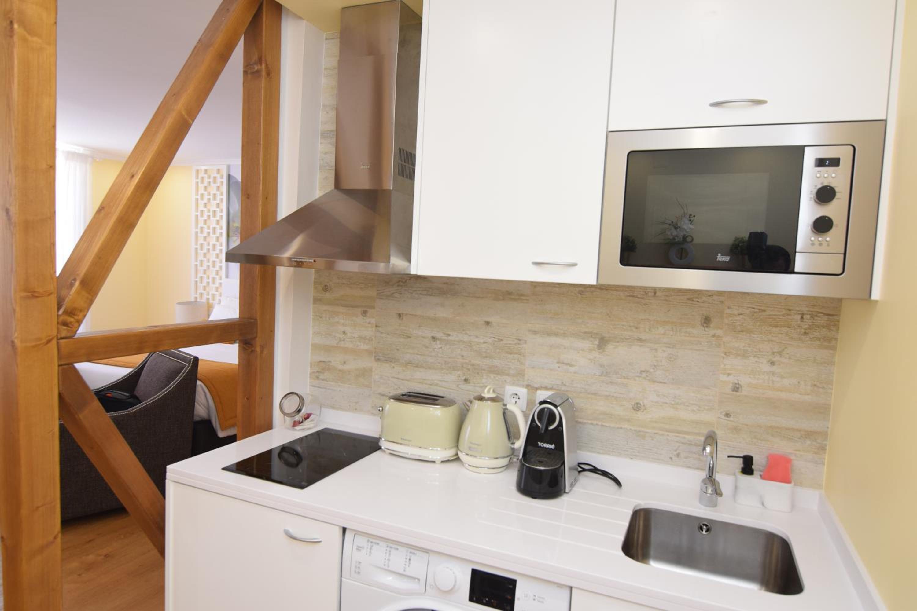 Studio Apartment - Photo 35