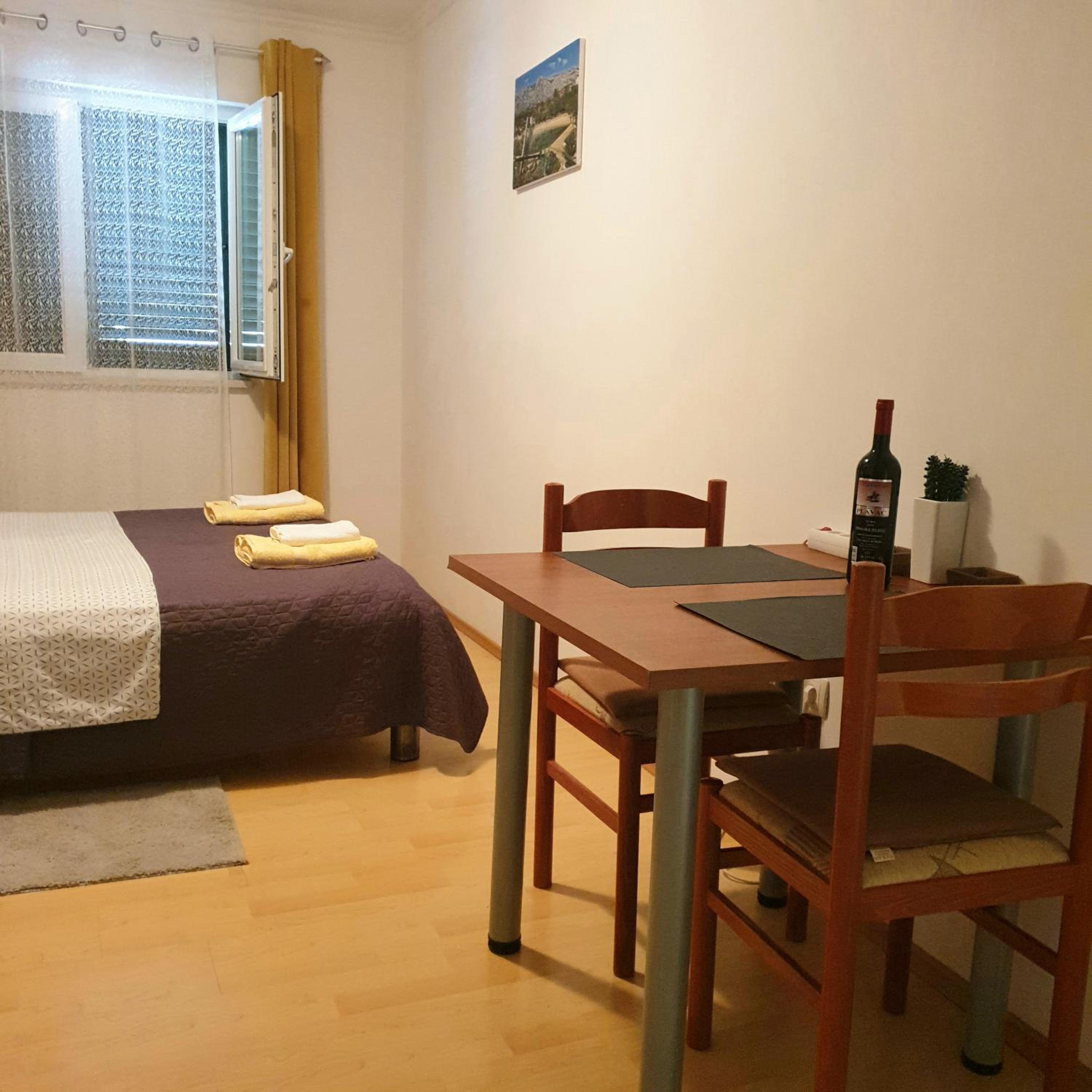 Apartment photo 2