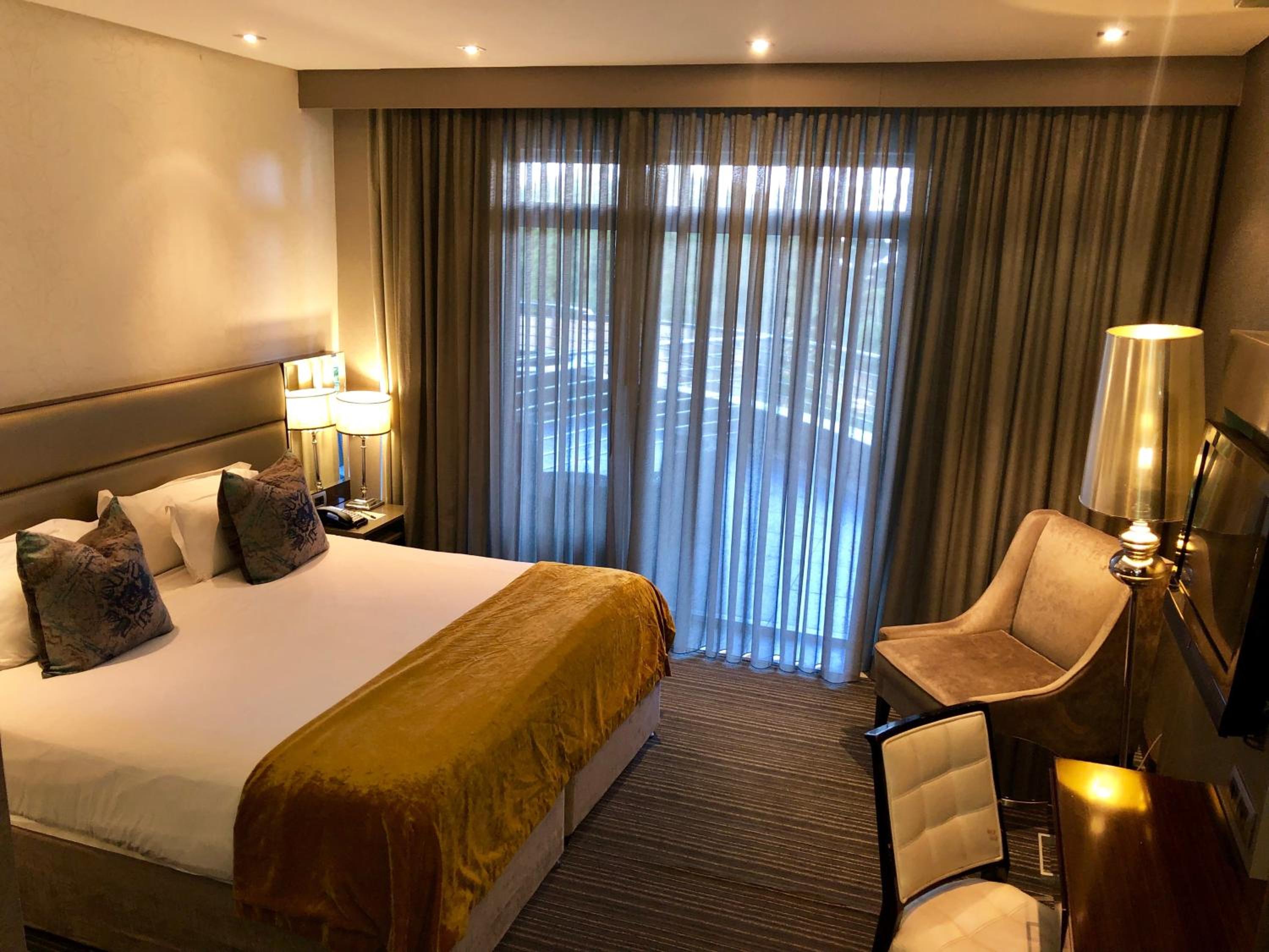 Deluxe Room with Garden View photo 2