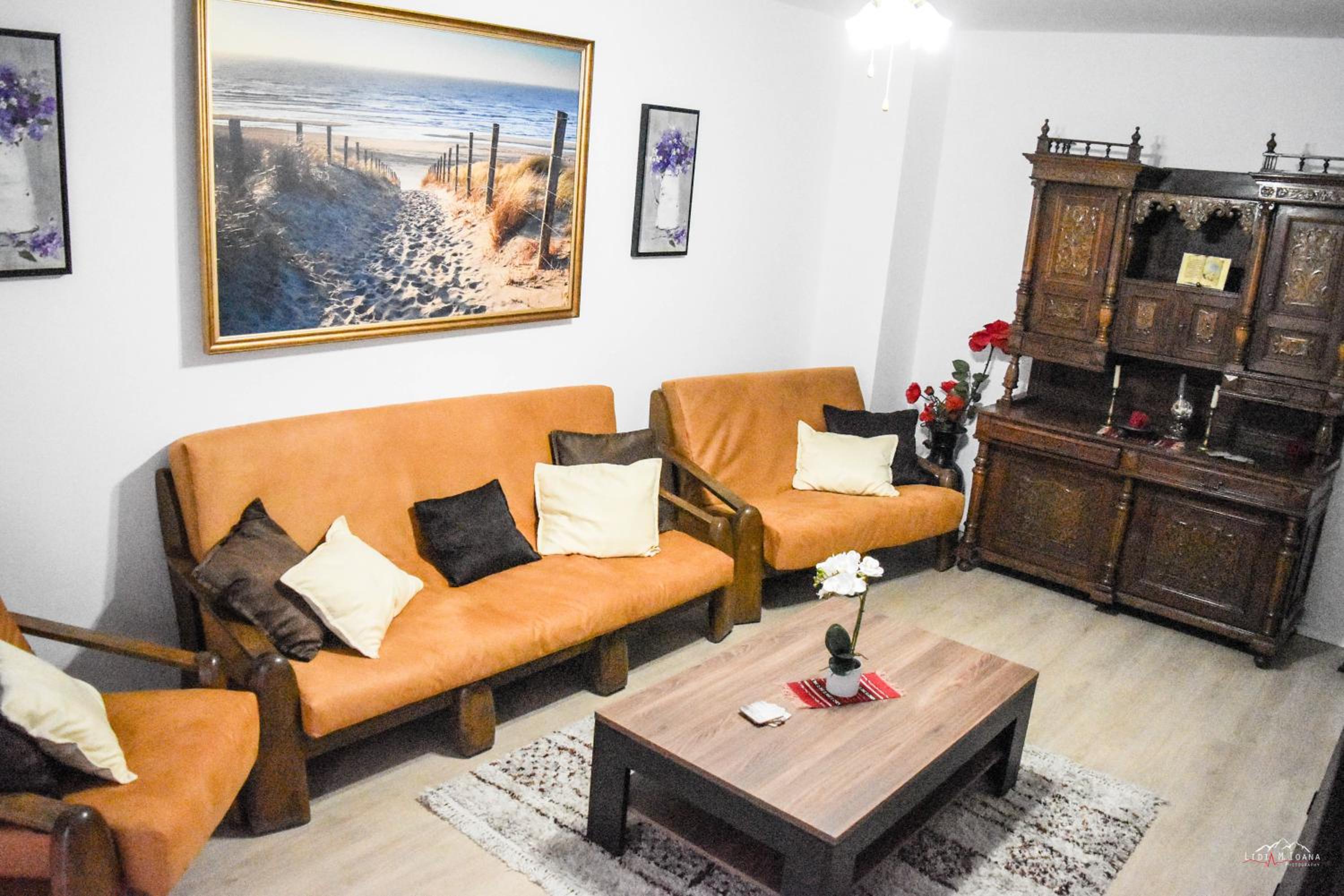 Three-Bedroom Apartment - Photo 9