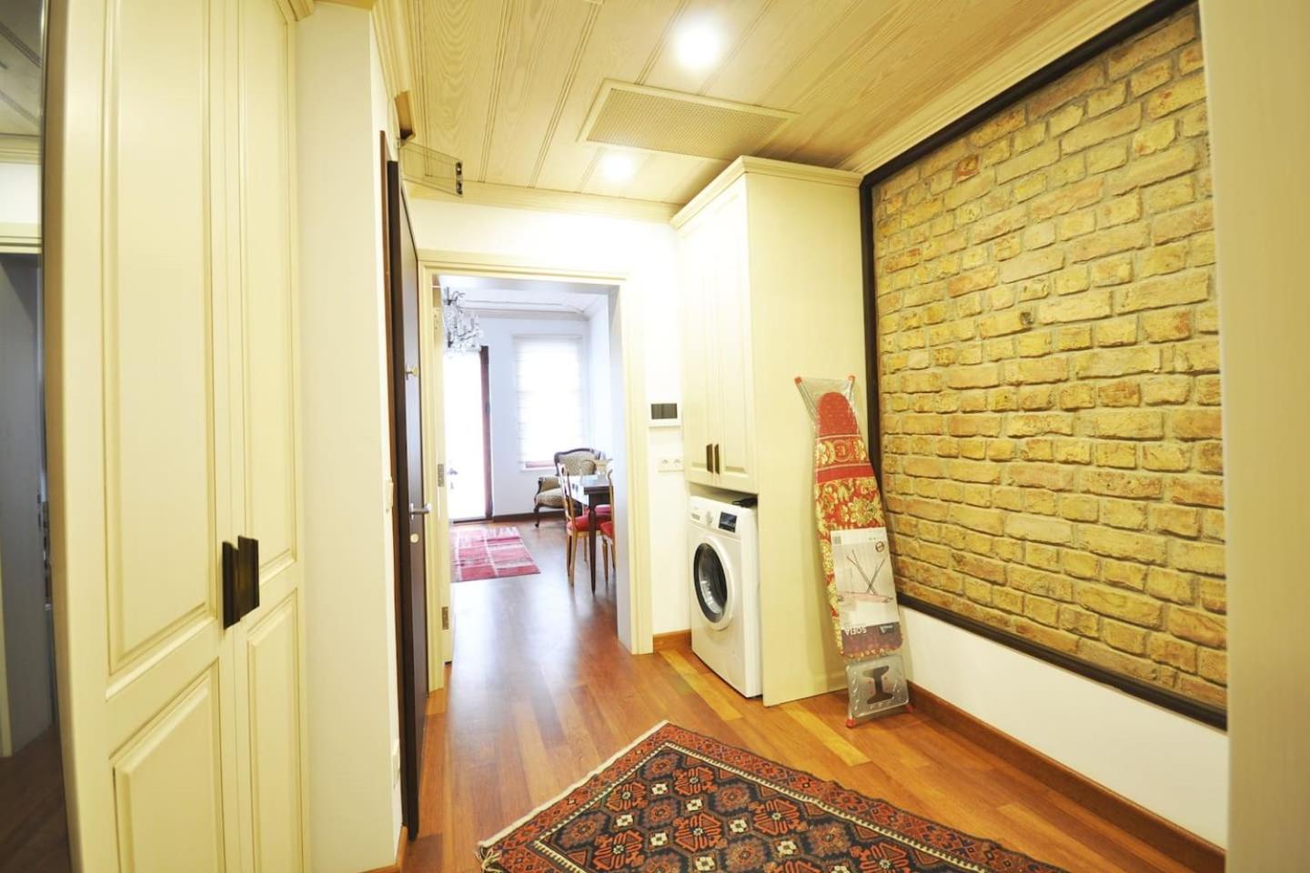 Apartment with Balcony photo 3