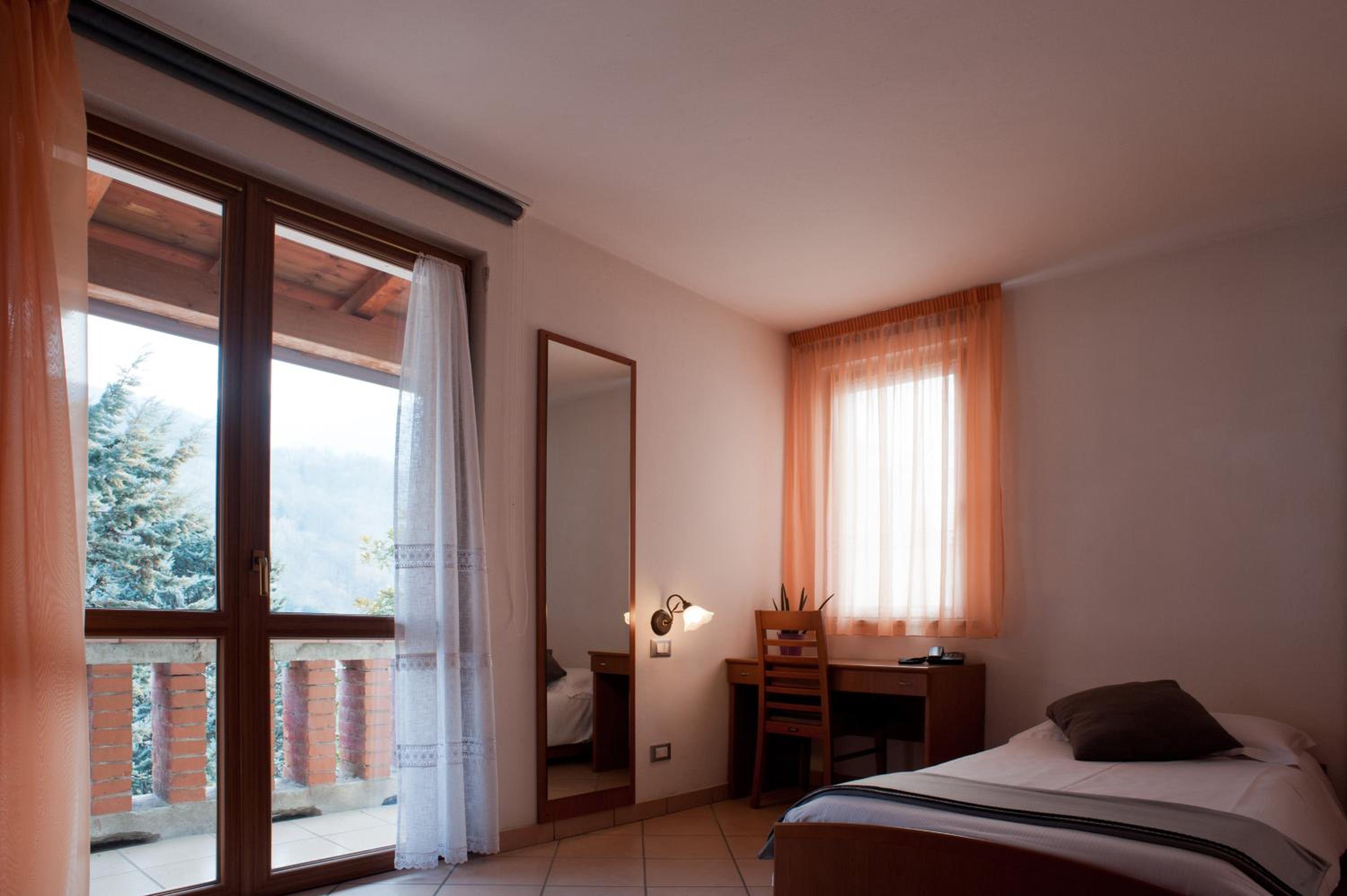 Single Room photo 3