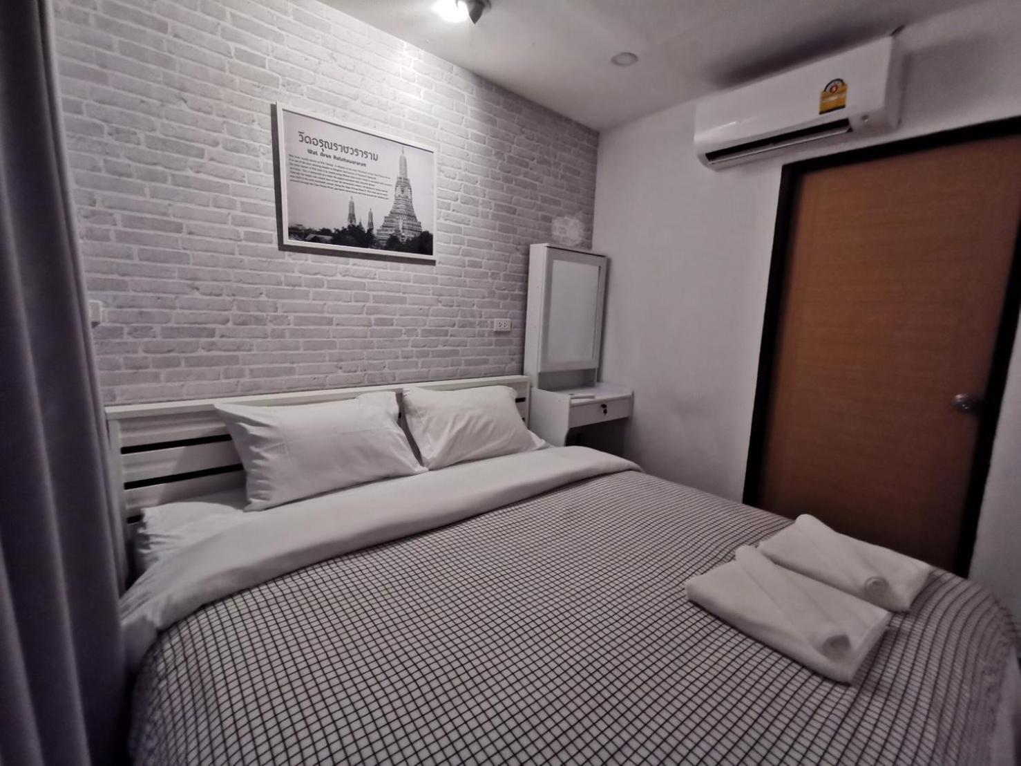 Double Room with Shared Bathroom photo 1