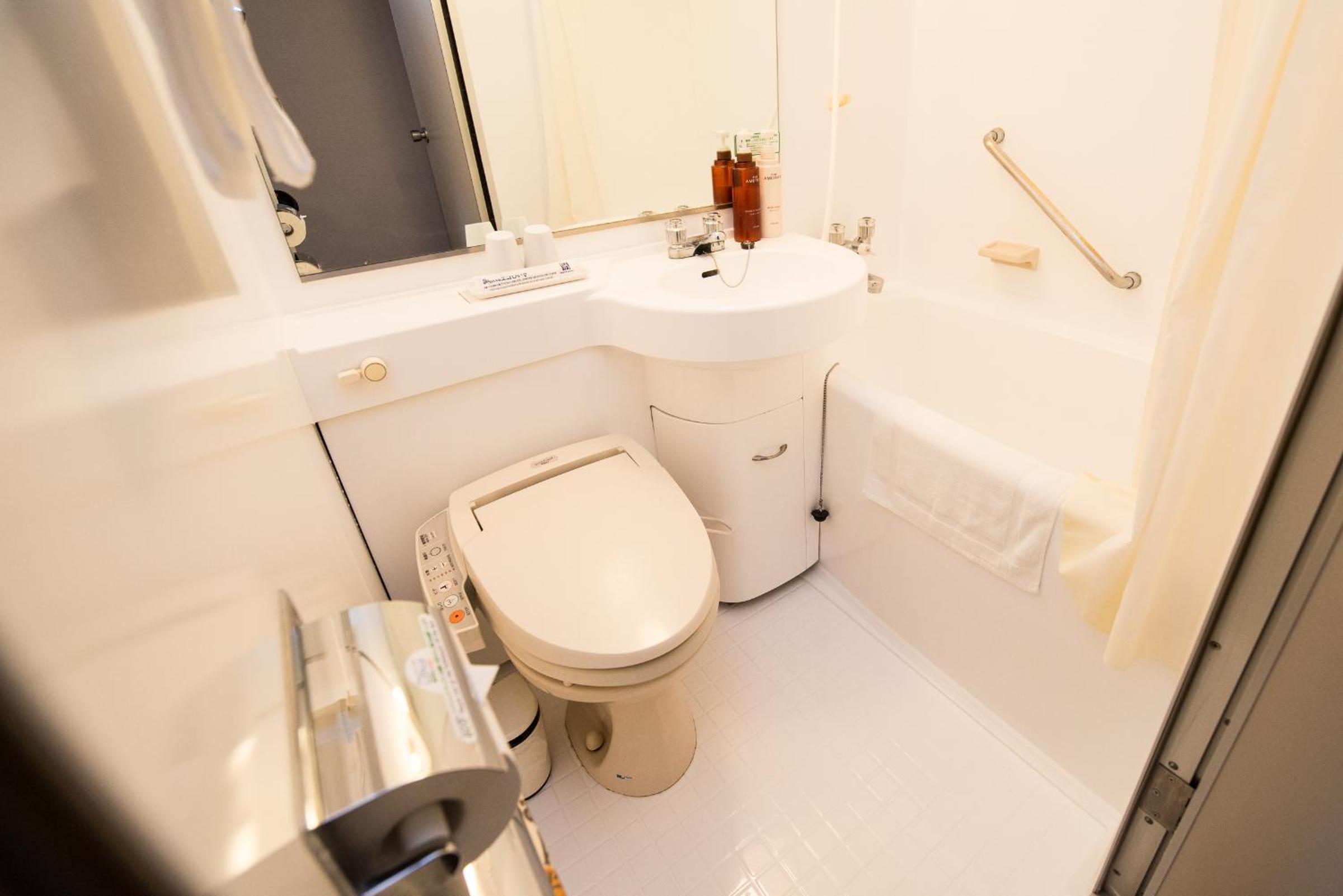 Economy Twin Room - Non-Smoking - Photo 5