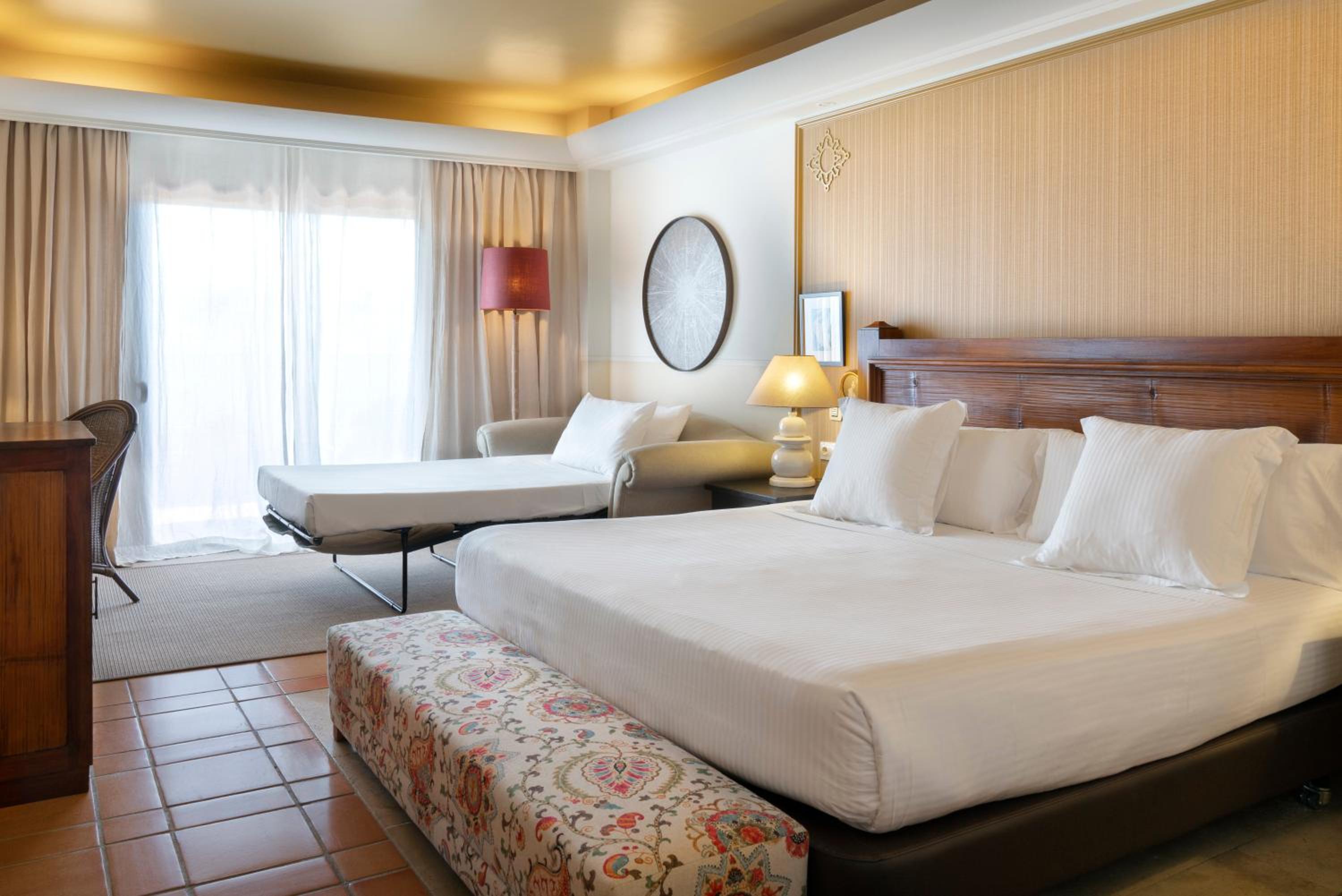 Superior Room with Lateral Ocean View (2 Adults + 1 Child)