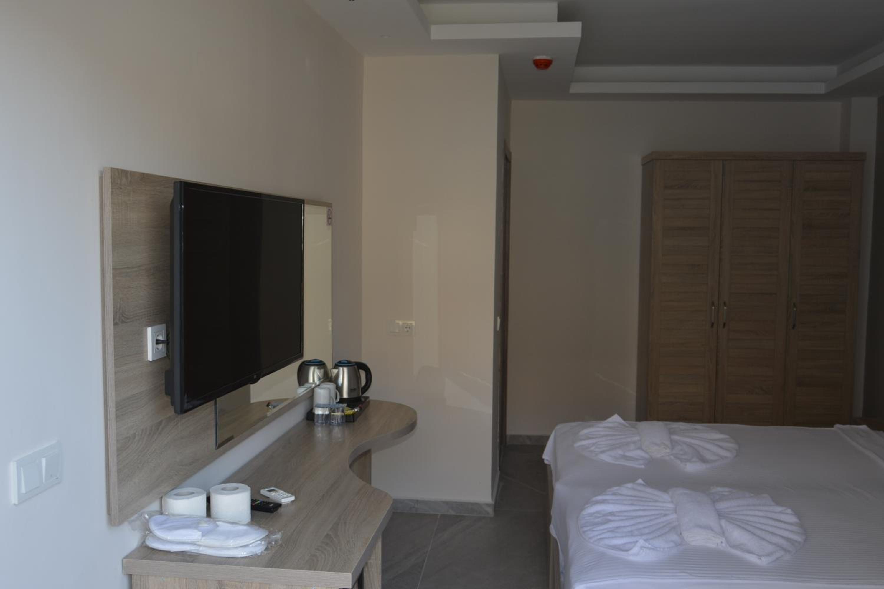 Economy Double or Twin Room photo 3