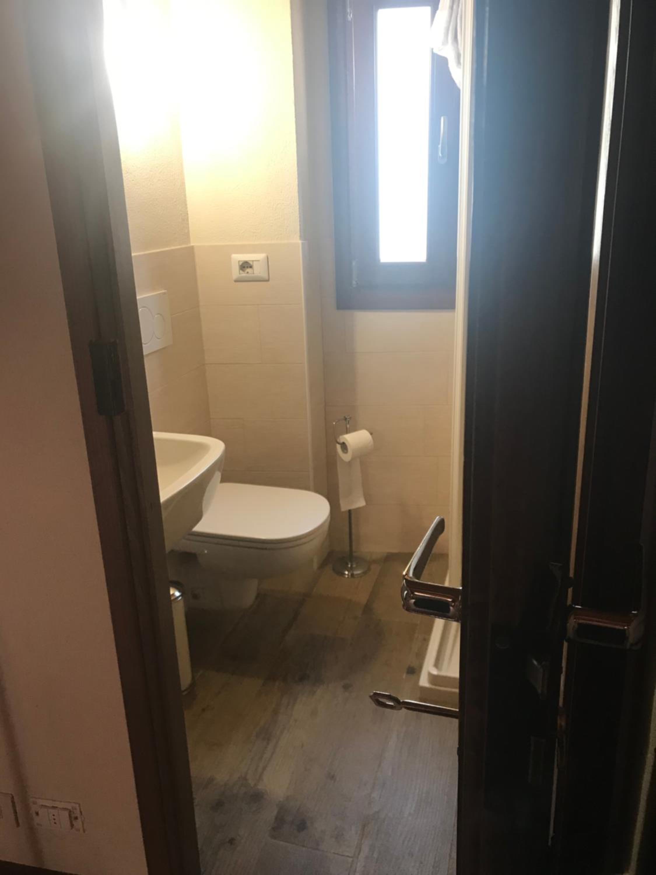 Deluxe Double Room with Balcony - Photo 2