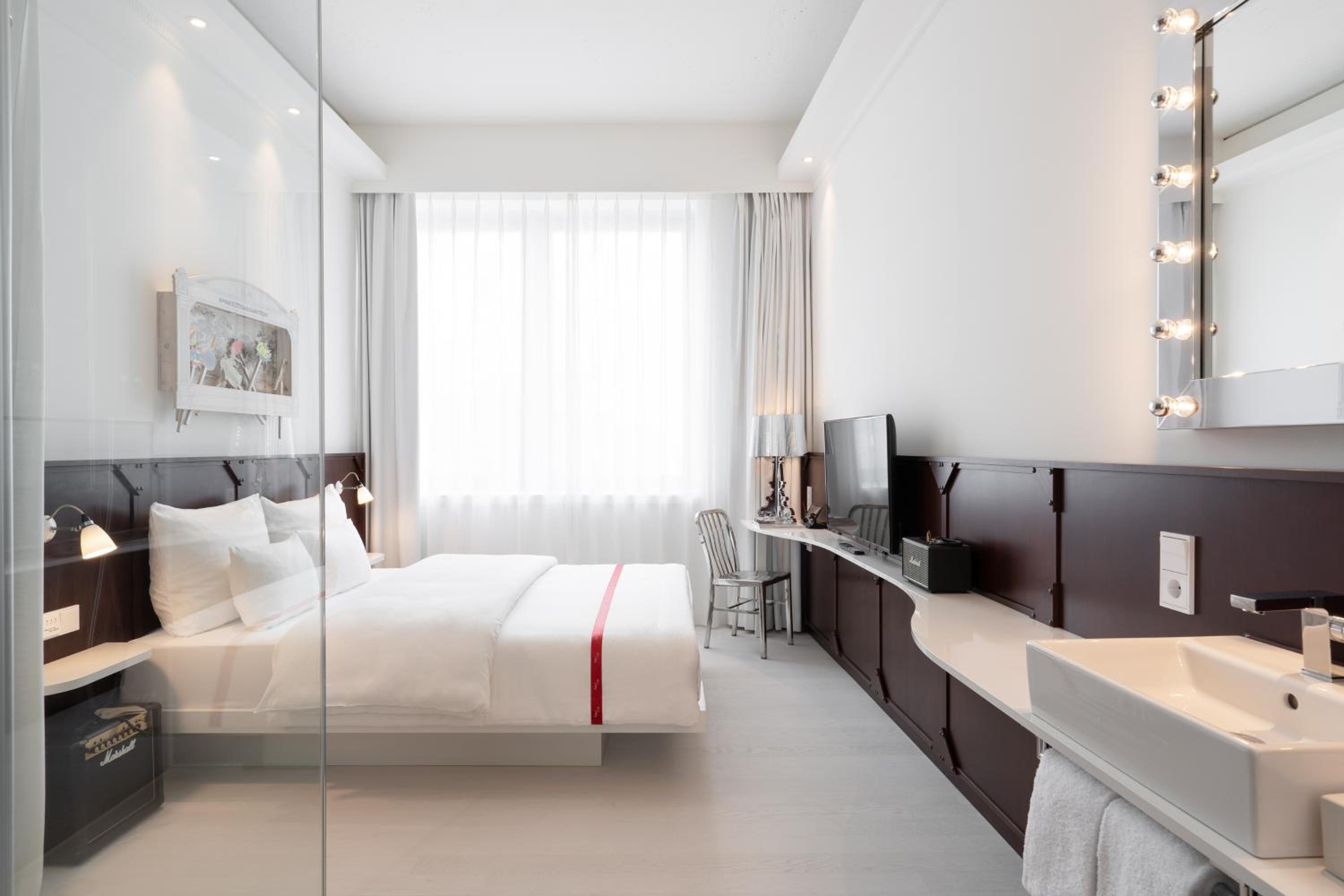 Cozy Room thumbnail 5