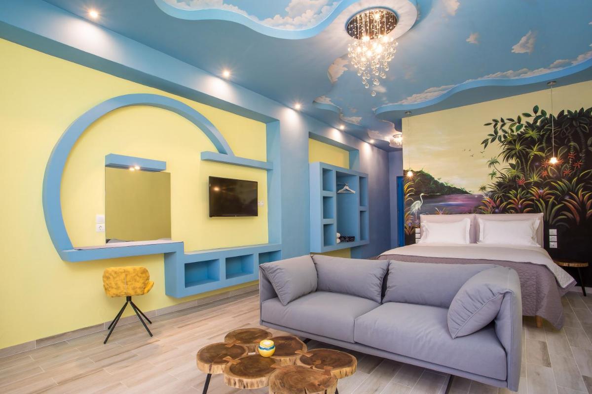 Suite with Private Jacuzzi® photo 2