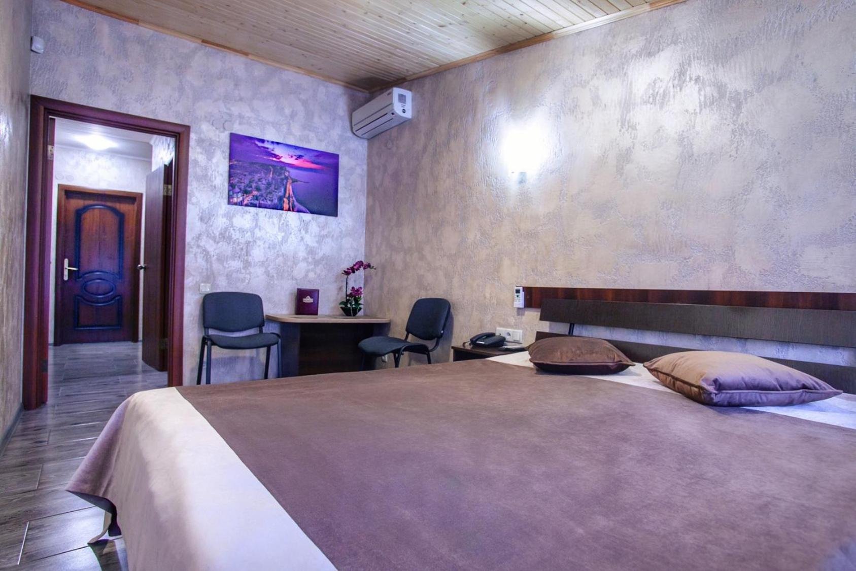 Double Room photo 2