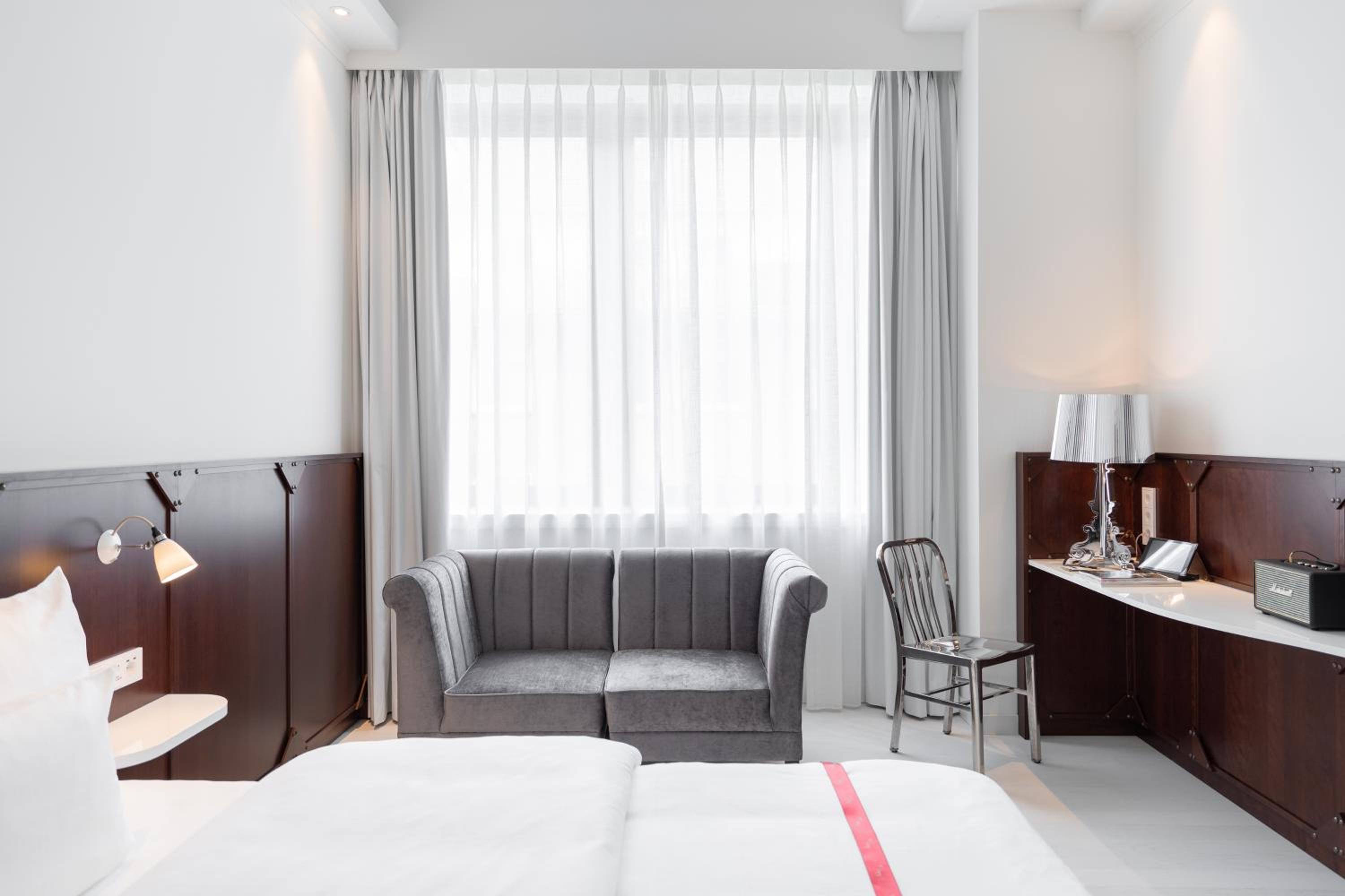 Resident Room thumbnail 6
