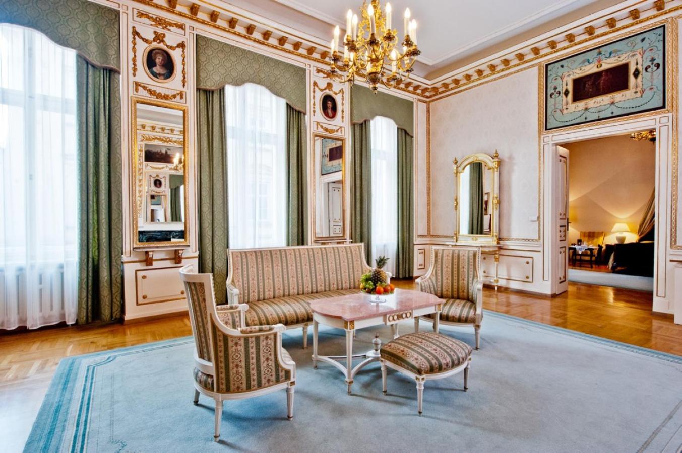 Palace Suite - Photo 2
