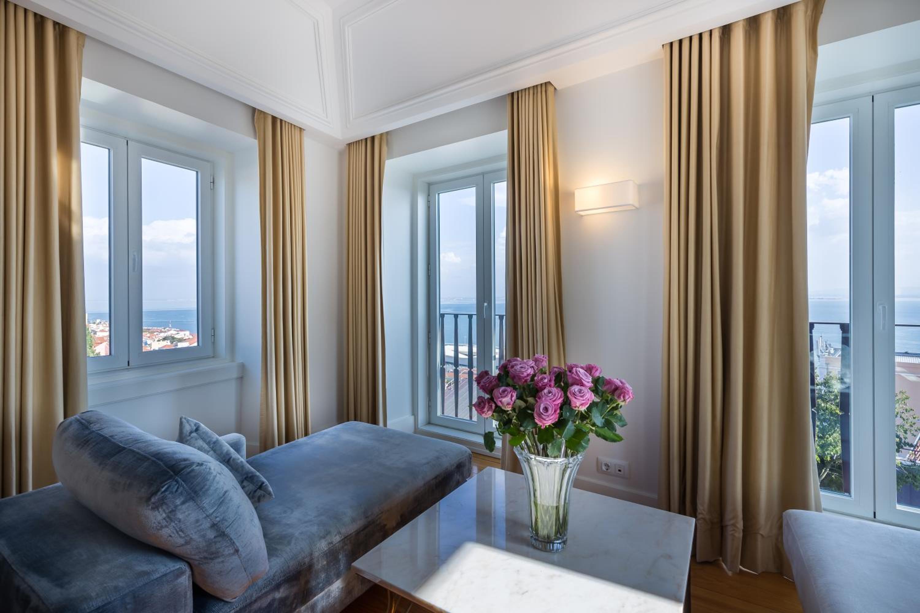 Junior Deluxe Suite with Panoramic View photo 3