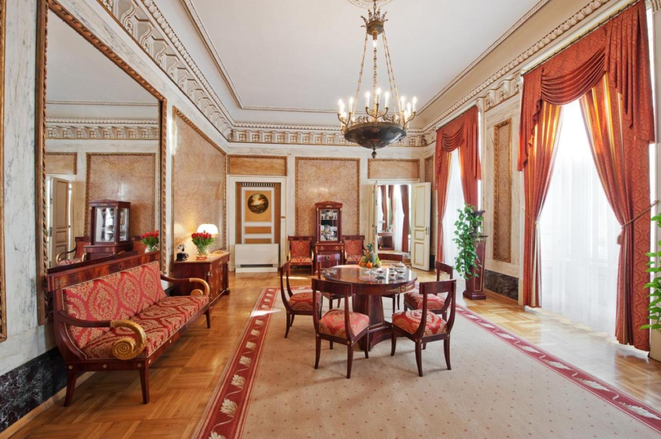 Palace Suite - Photo 3