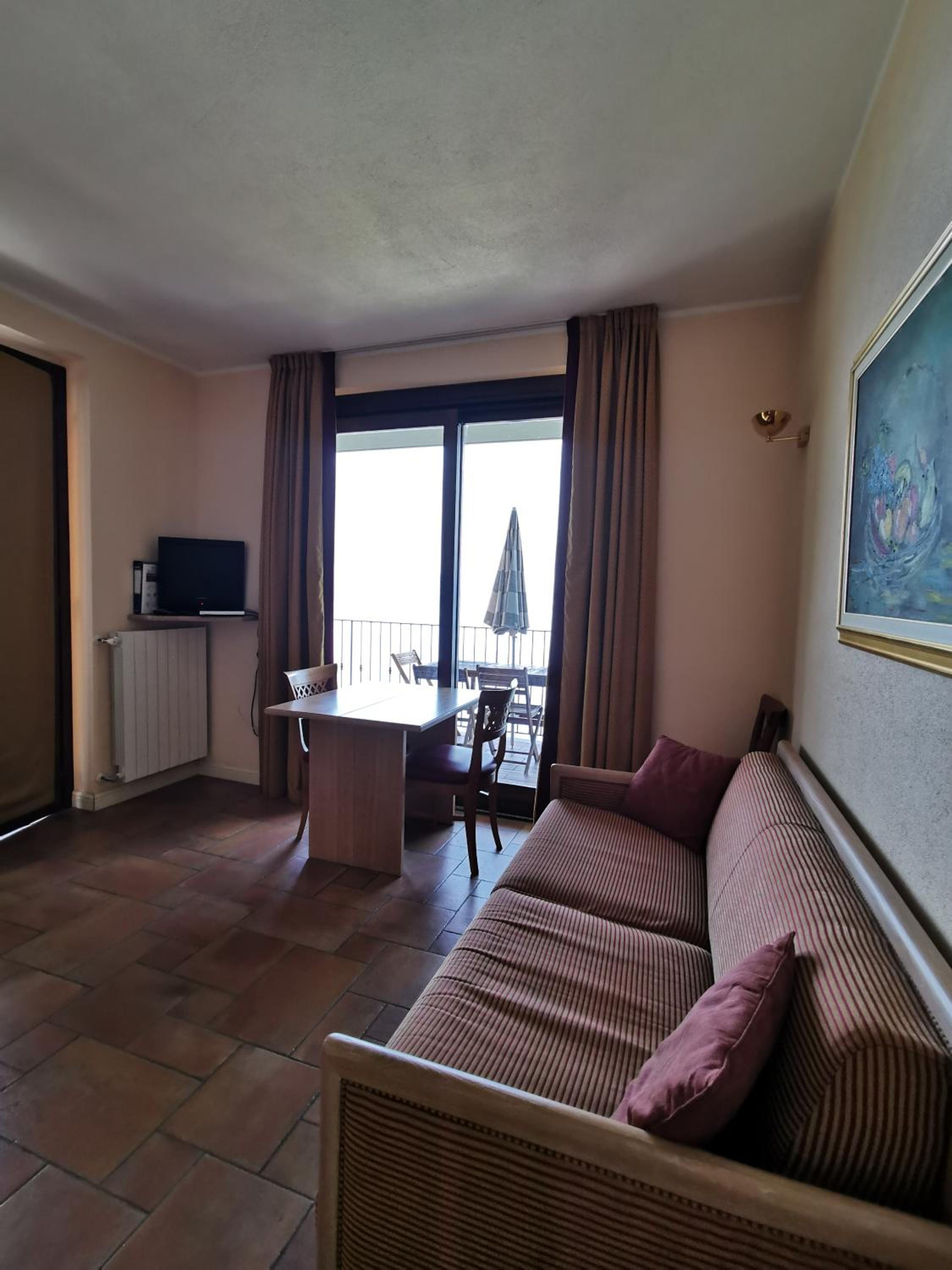 One-Bedroom Apartment (4 Adults) photo 1
