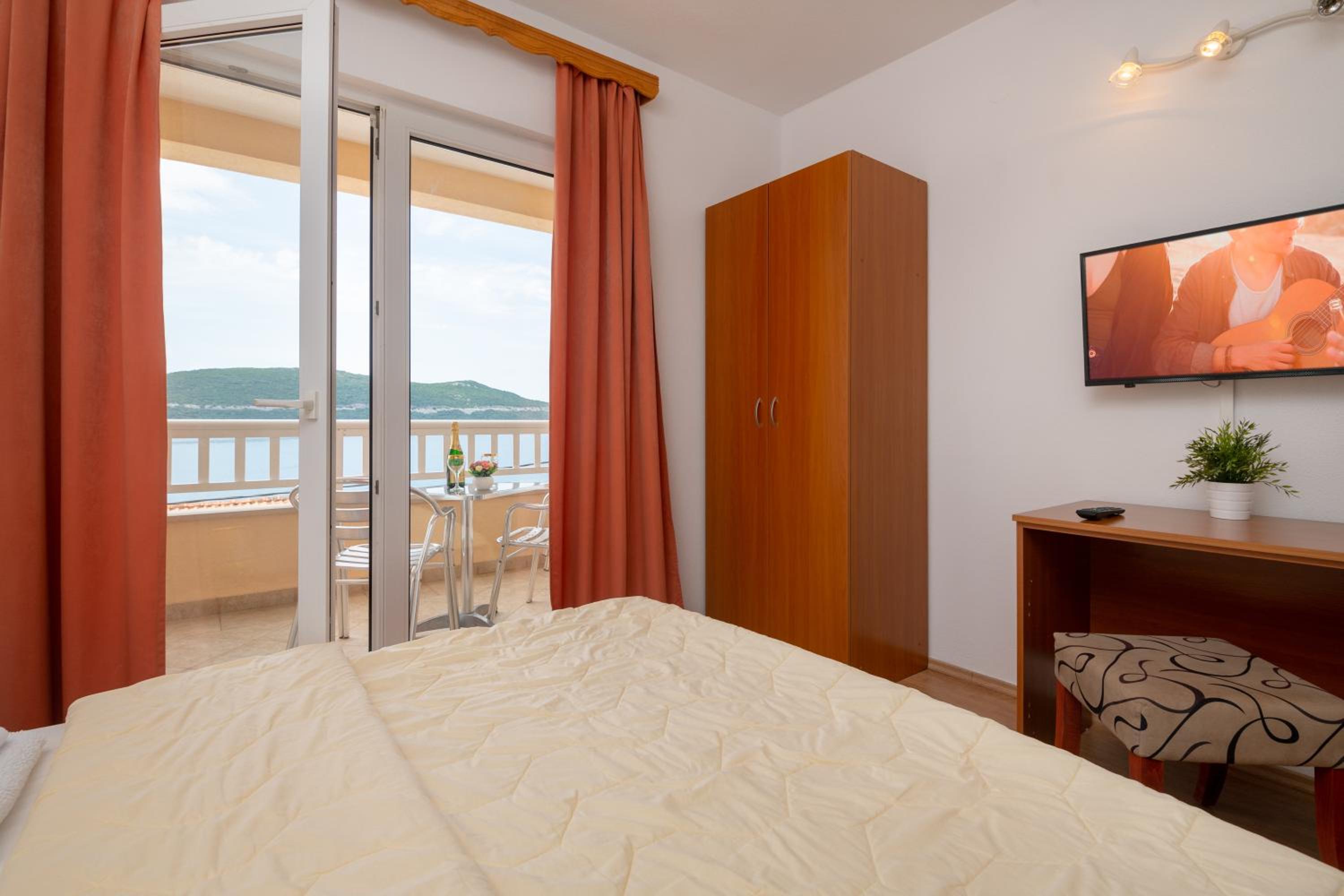 Apartment with Sea View photo 1