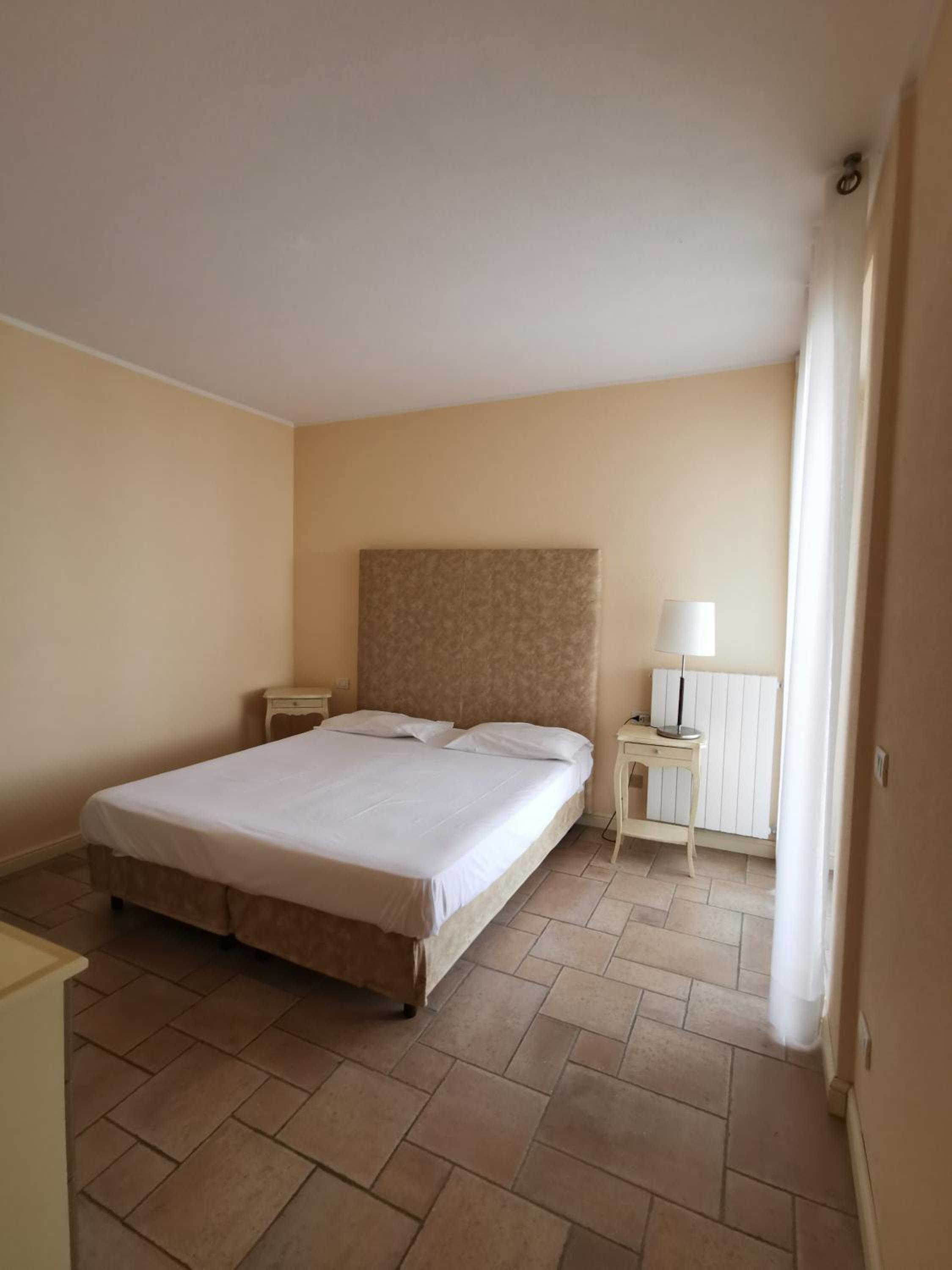 One-Bedroom Apartment (4 Adults) photo 2