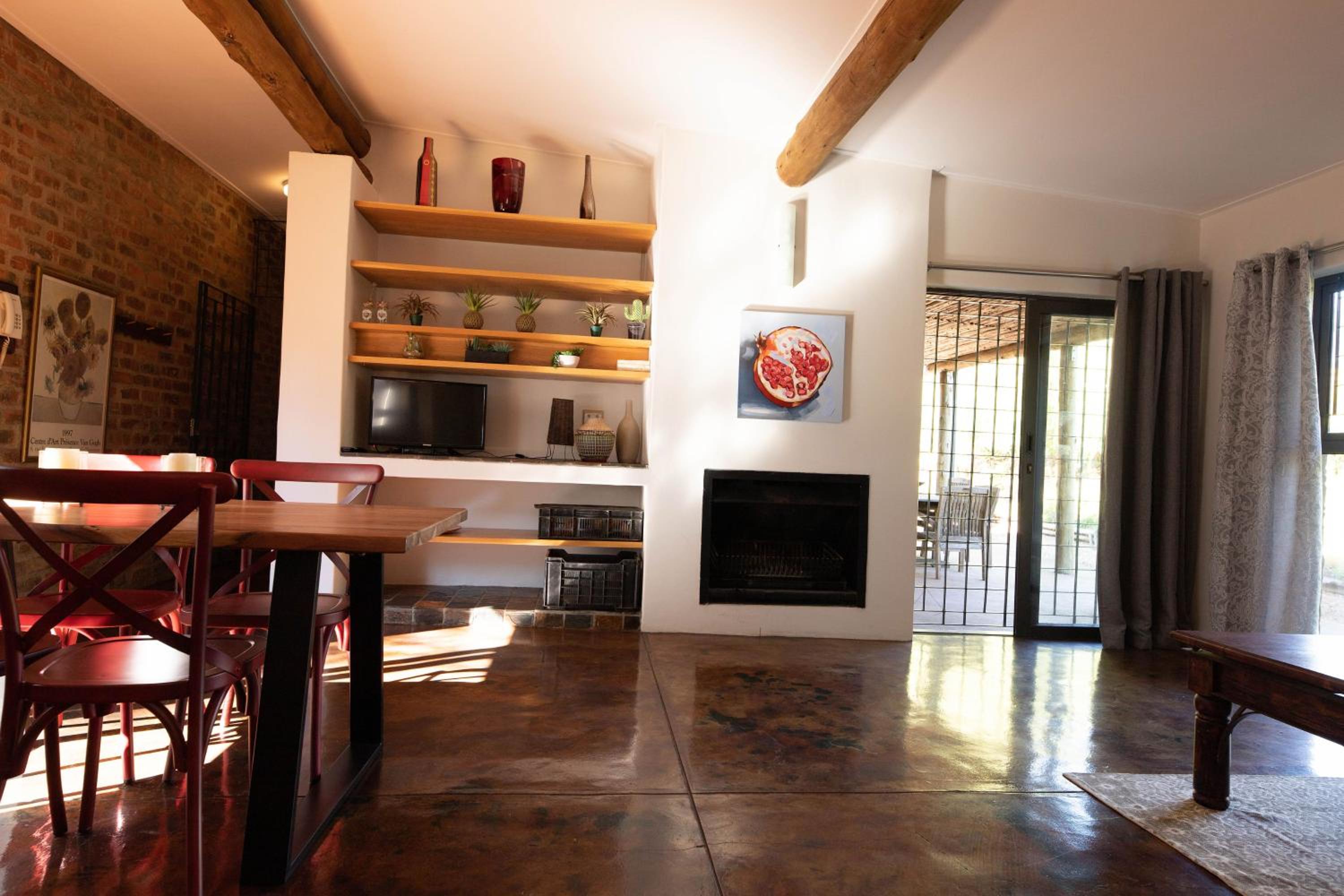 Standard Twin Room - Photo 1