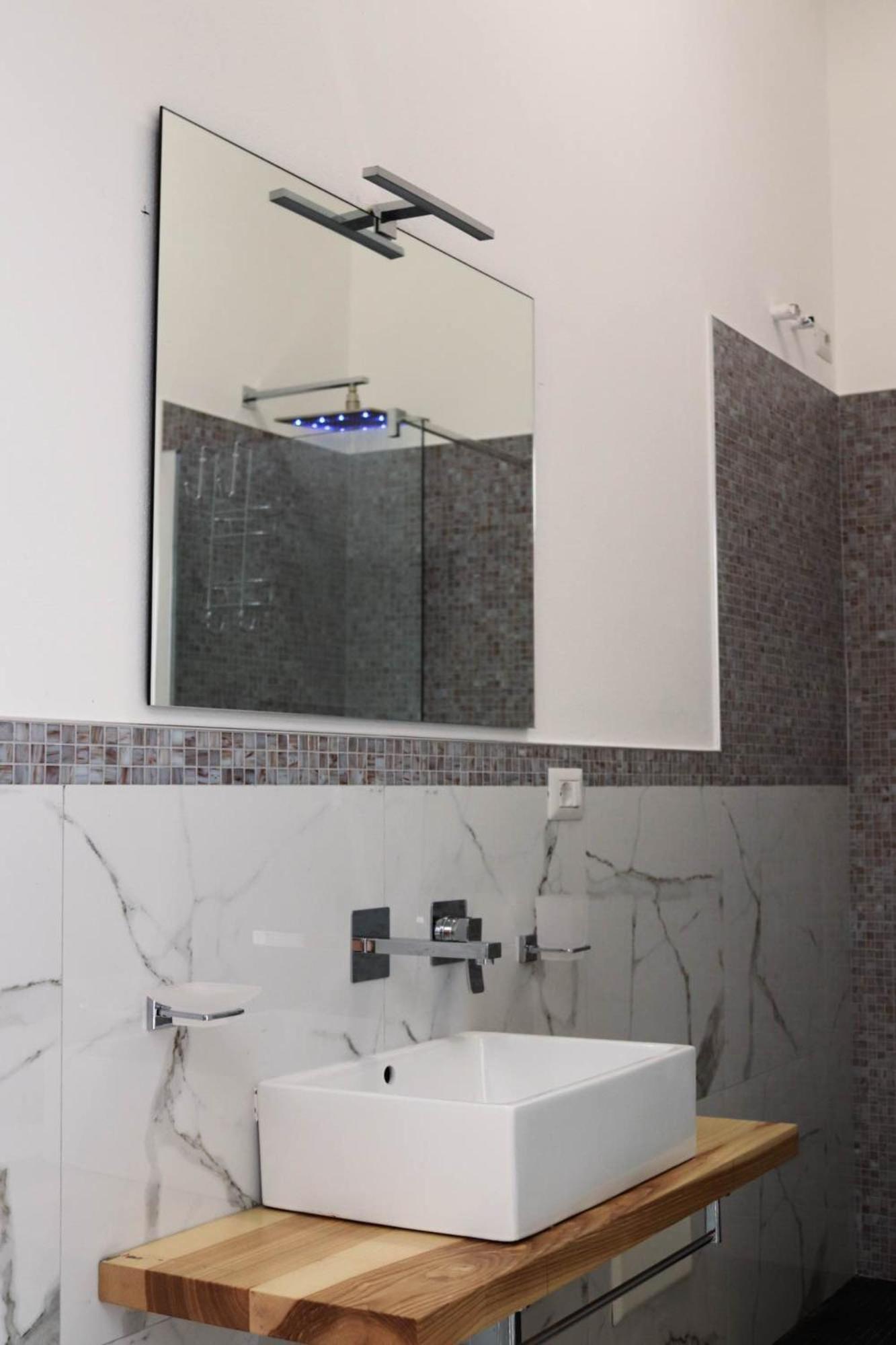 Double Room - Photo 6