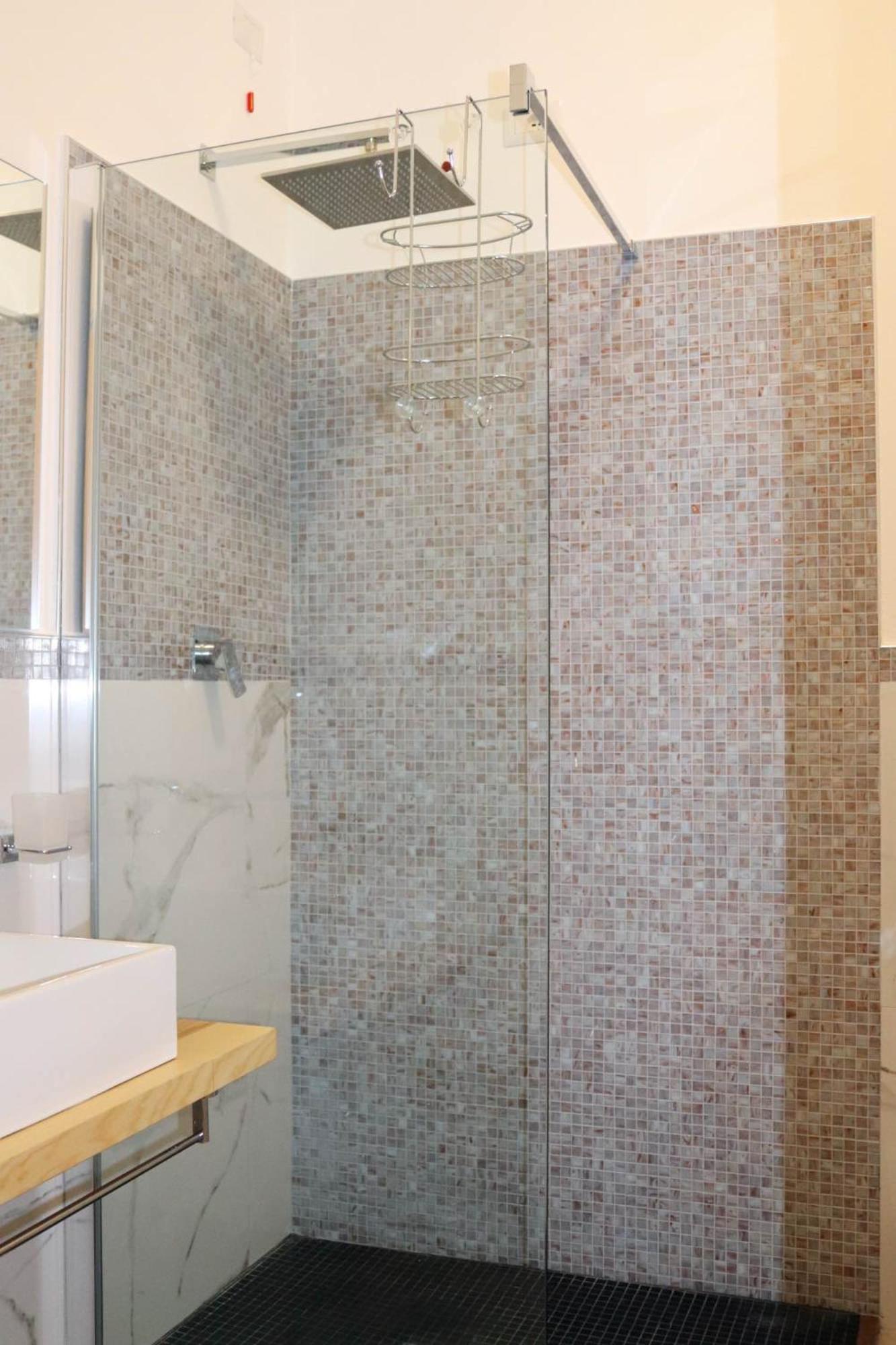 Double Room - Photo 7