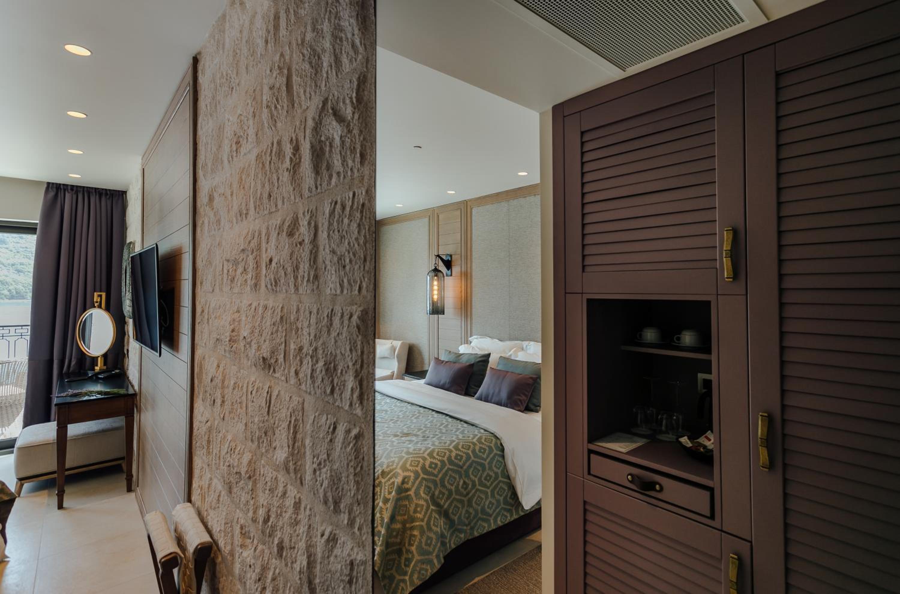 Deluxe Double Room with Sea View - Photo 1