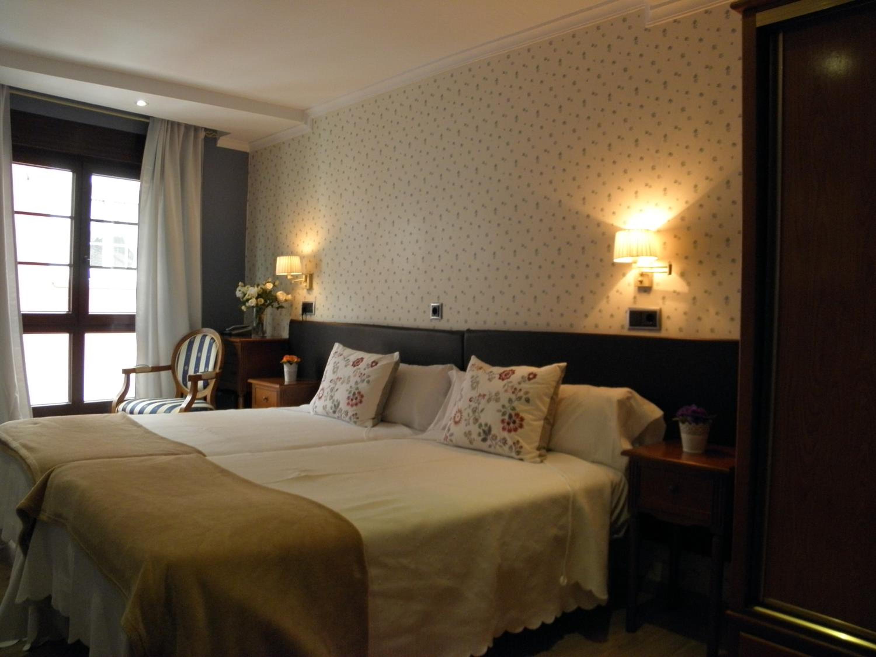 Twin Room - Photo 6
