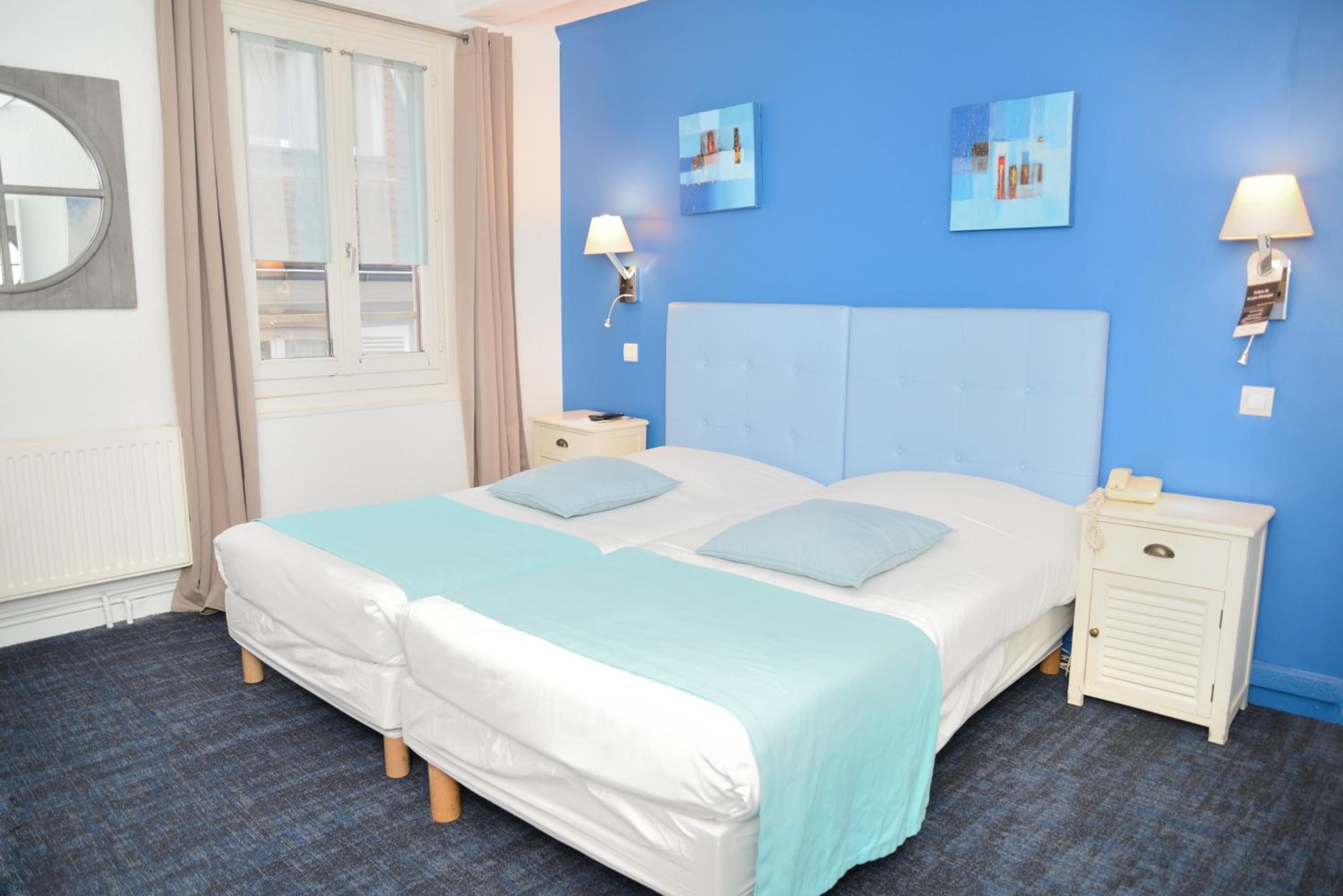 Twin Room - Photo 2