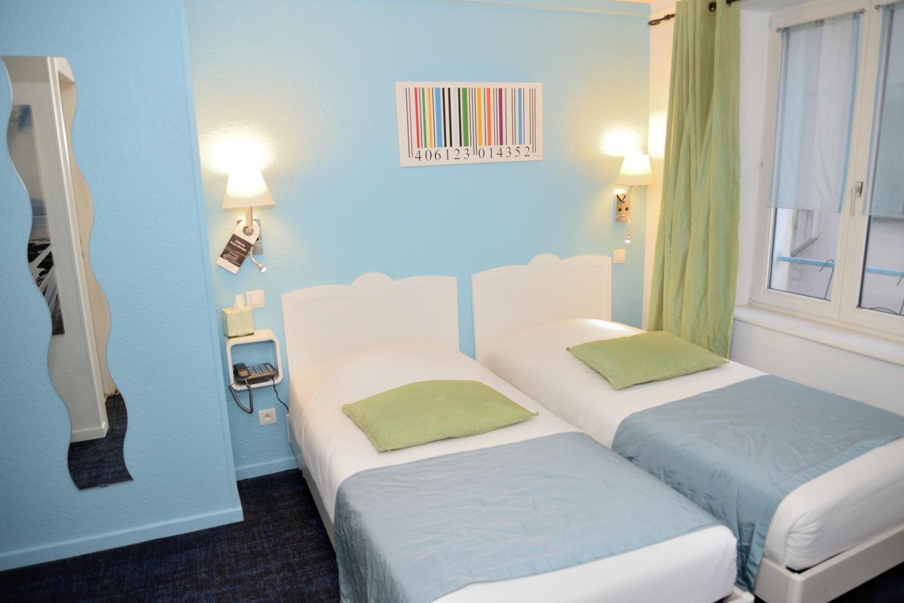 Twin Room - Photo 5