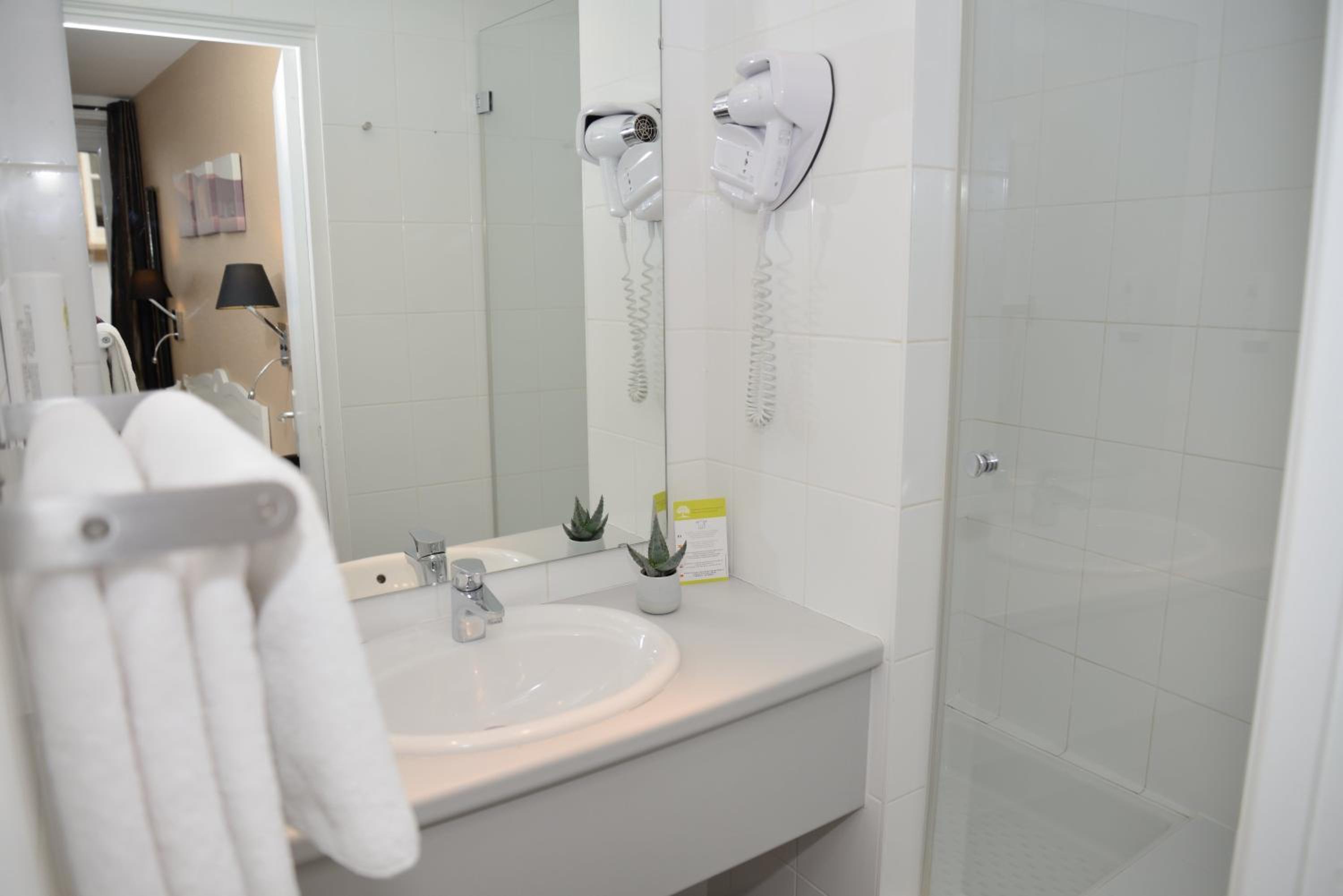 Double Room - Photo 4