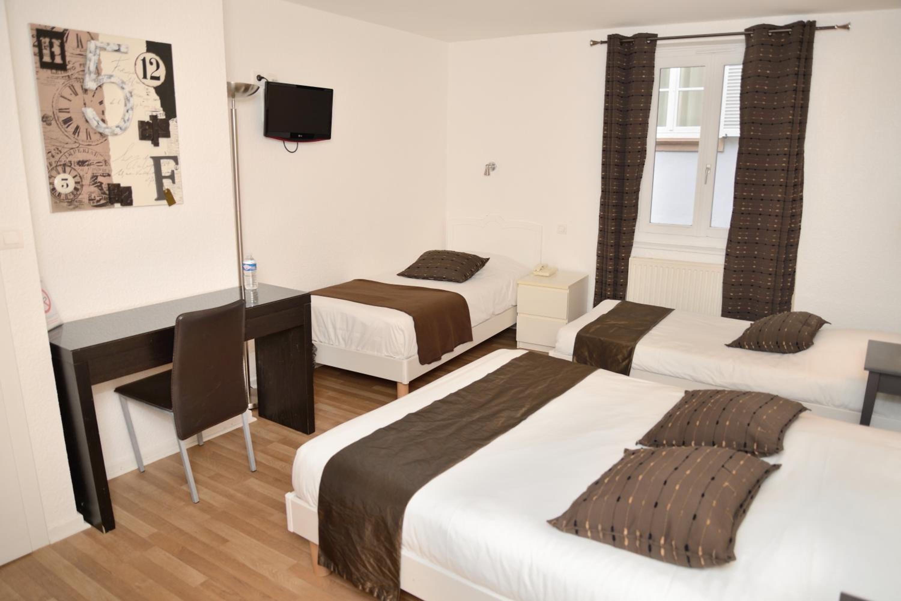 Quadruple Room - Photo 5