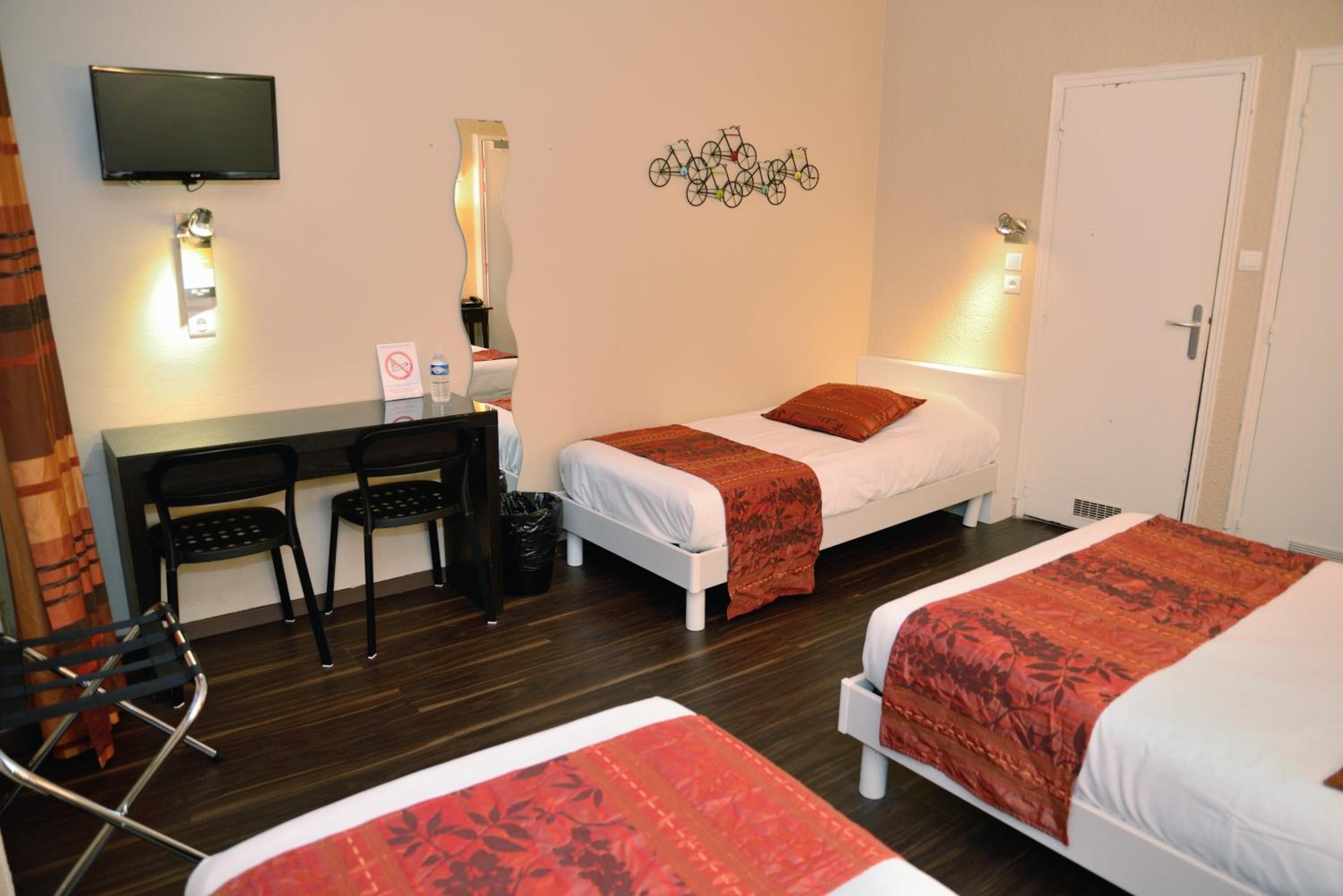 Quadruple Room - Photo 4