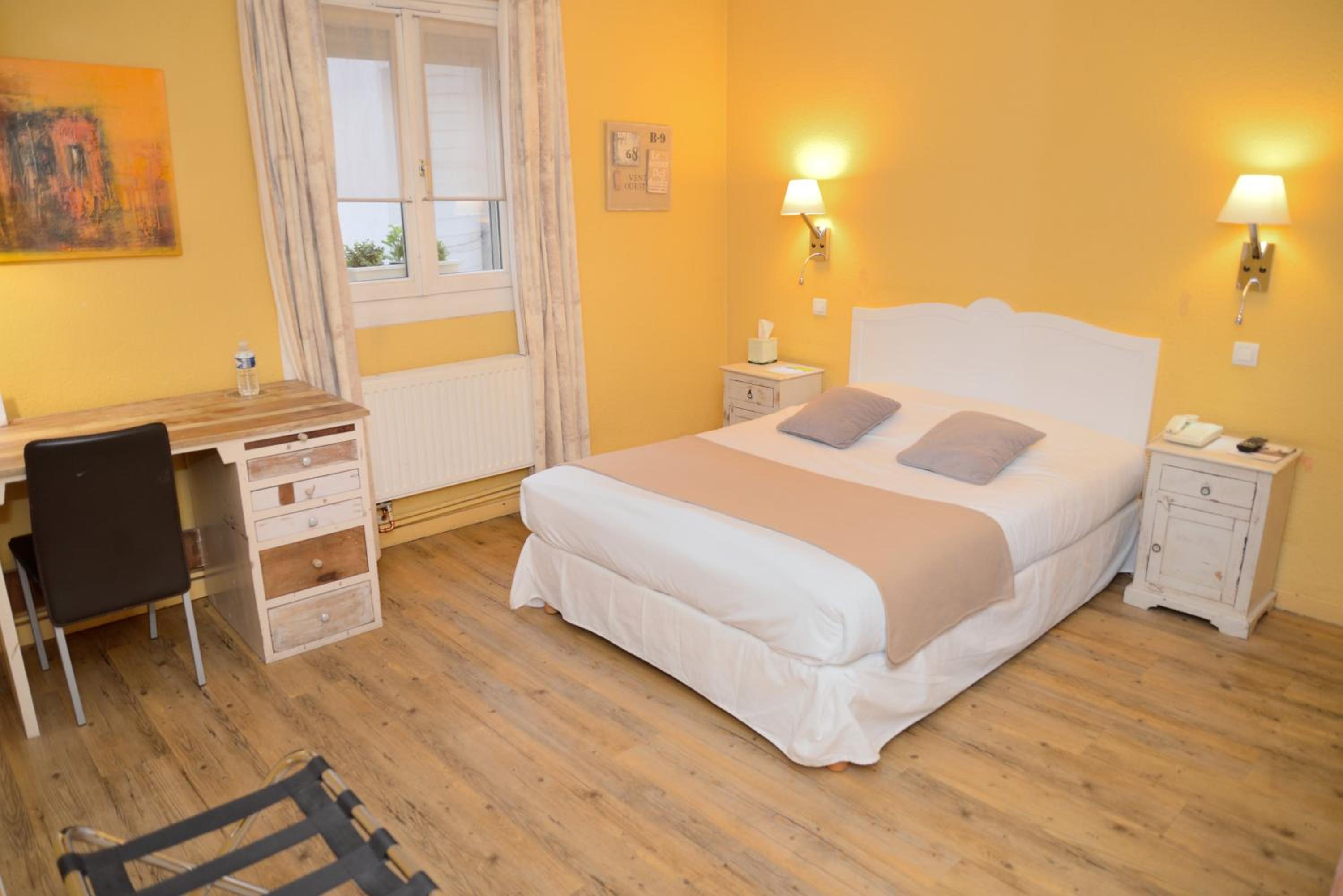 Double Room - Photo 8