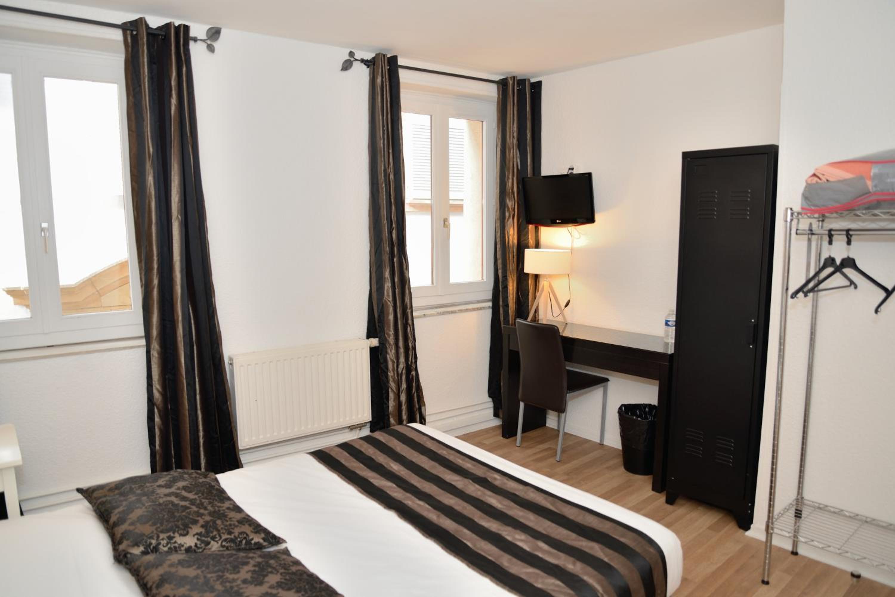 Double Room - Photo 3