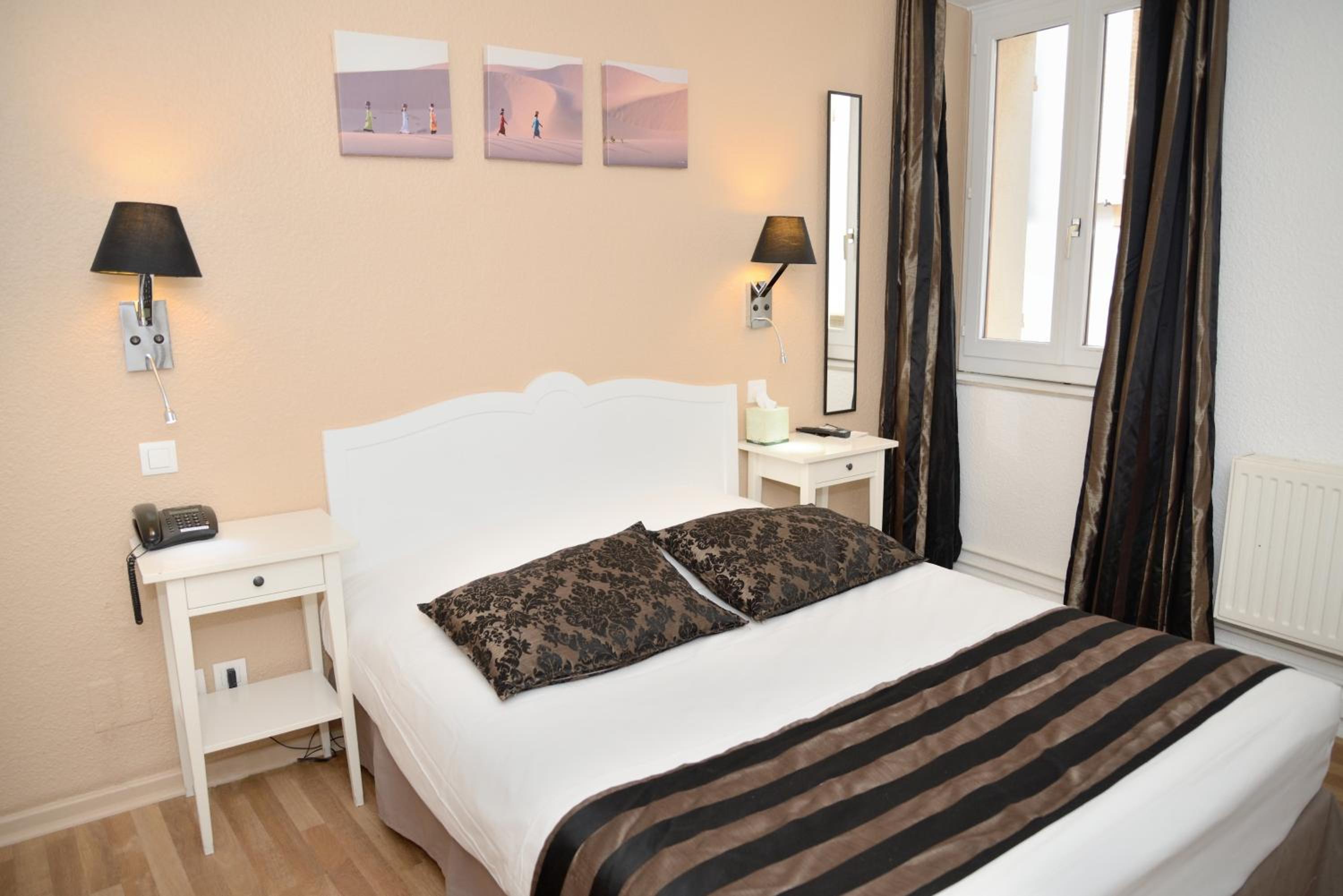 Double Room - Photo 2